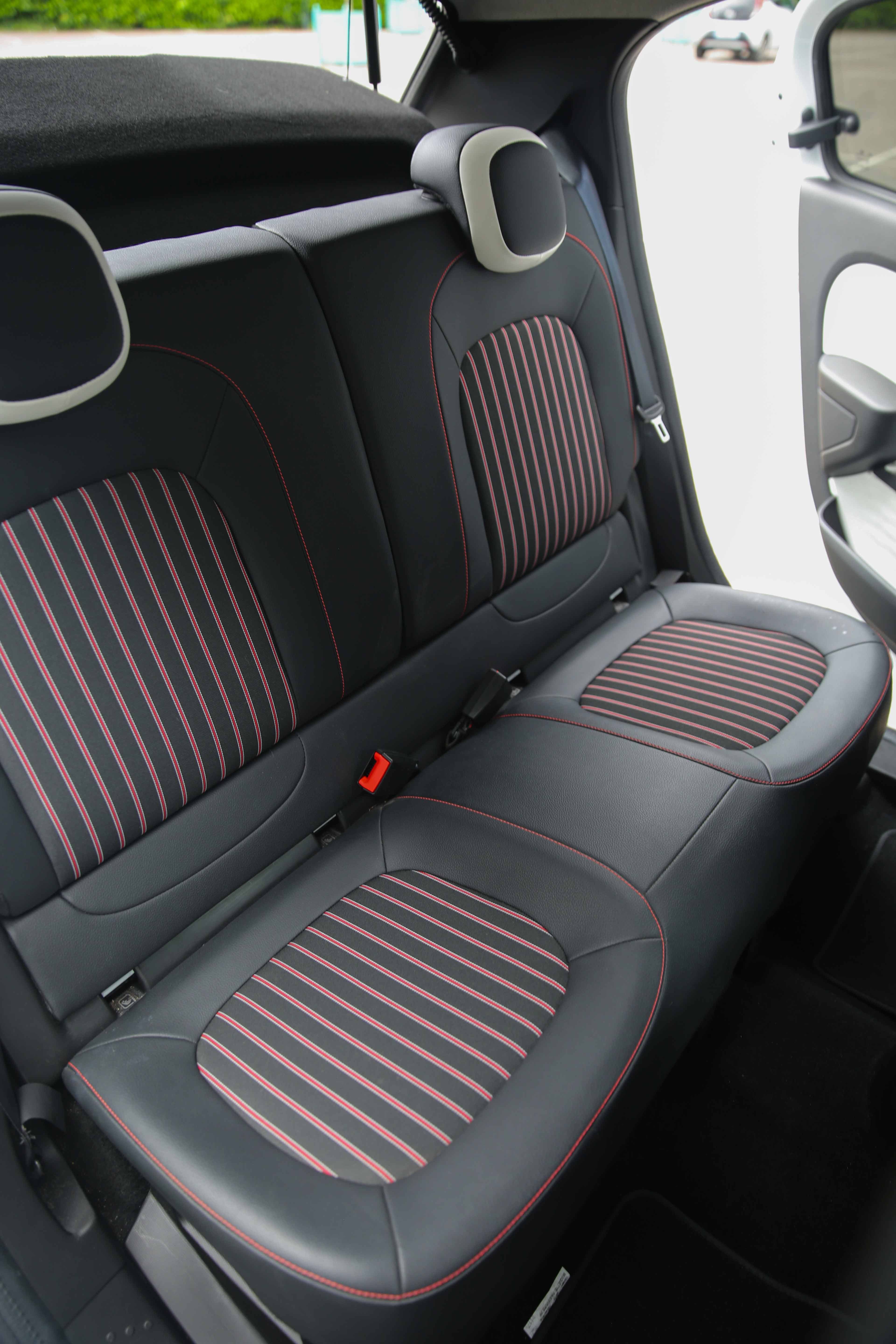 Renault Twingo III with Apple CarPlay