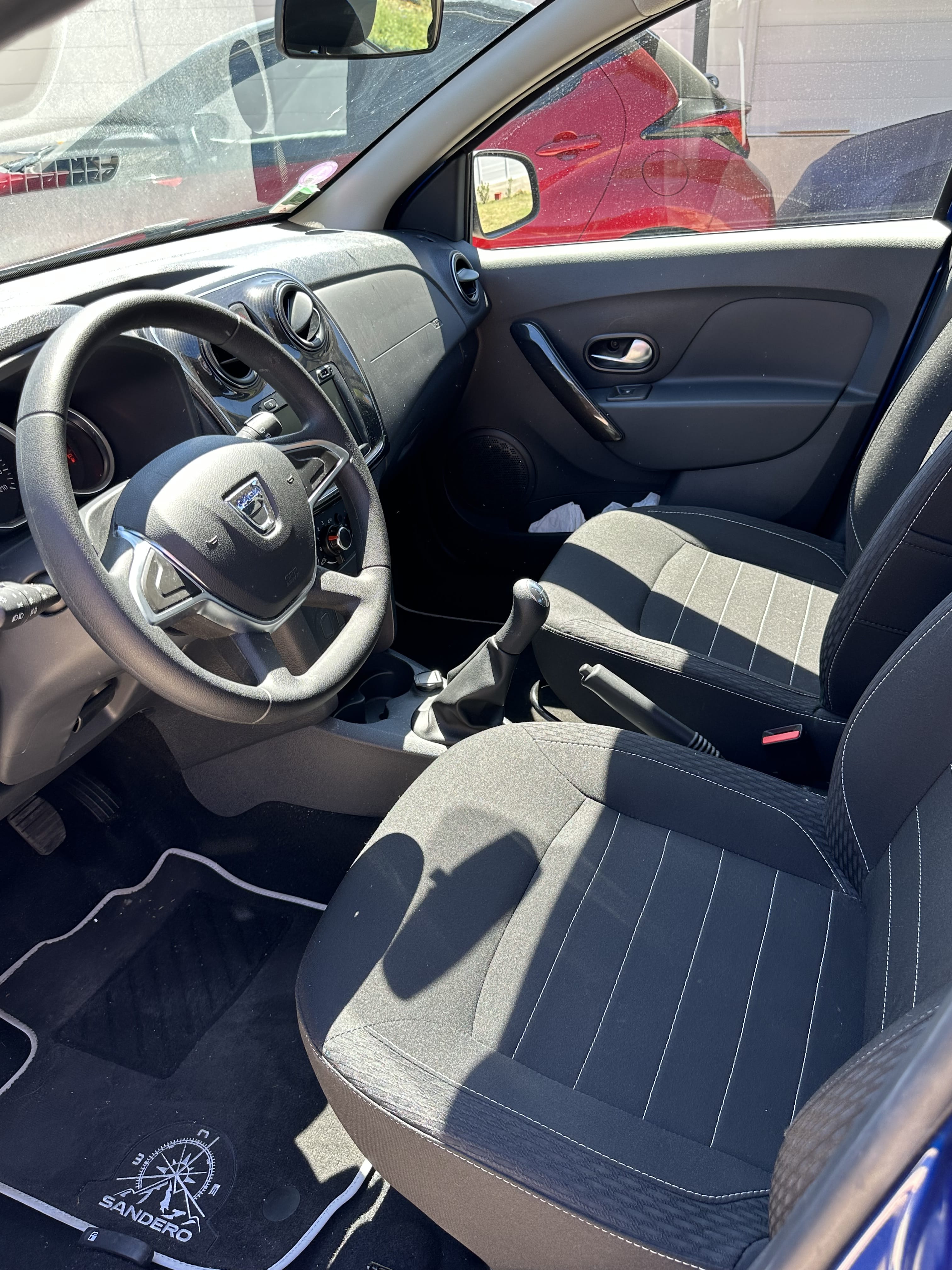 Dacia Sandero avec Porte-vélos