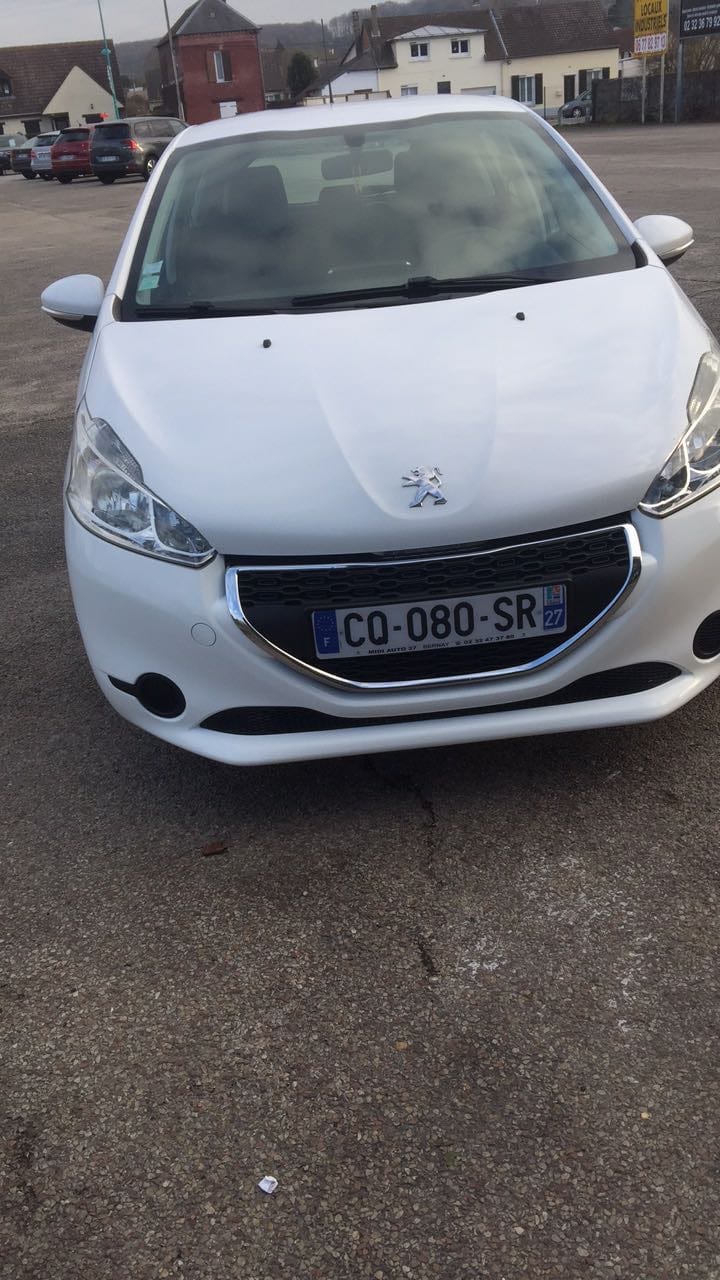 Peugeot 208 avec Entrée audio / iPod