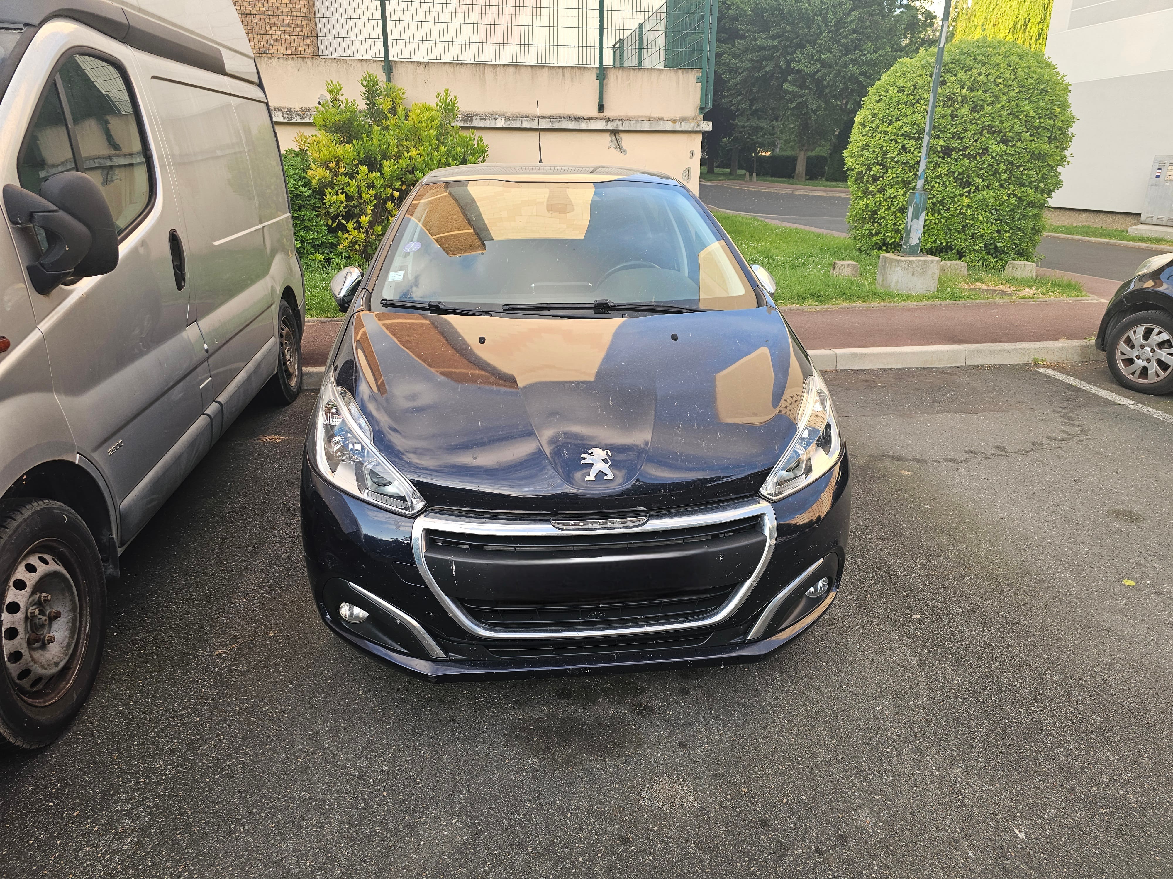 Peugeot 208 1.2 essence, 2018, Essence 95