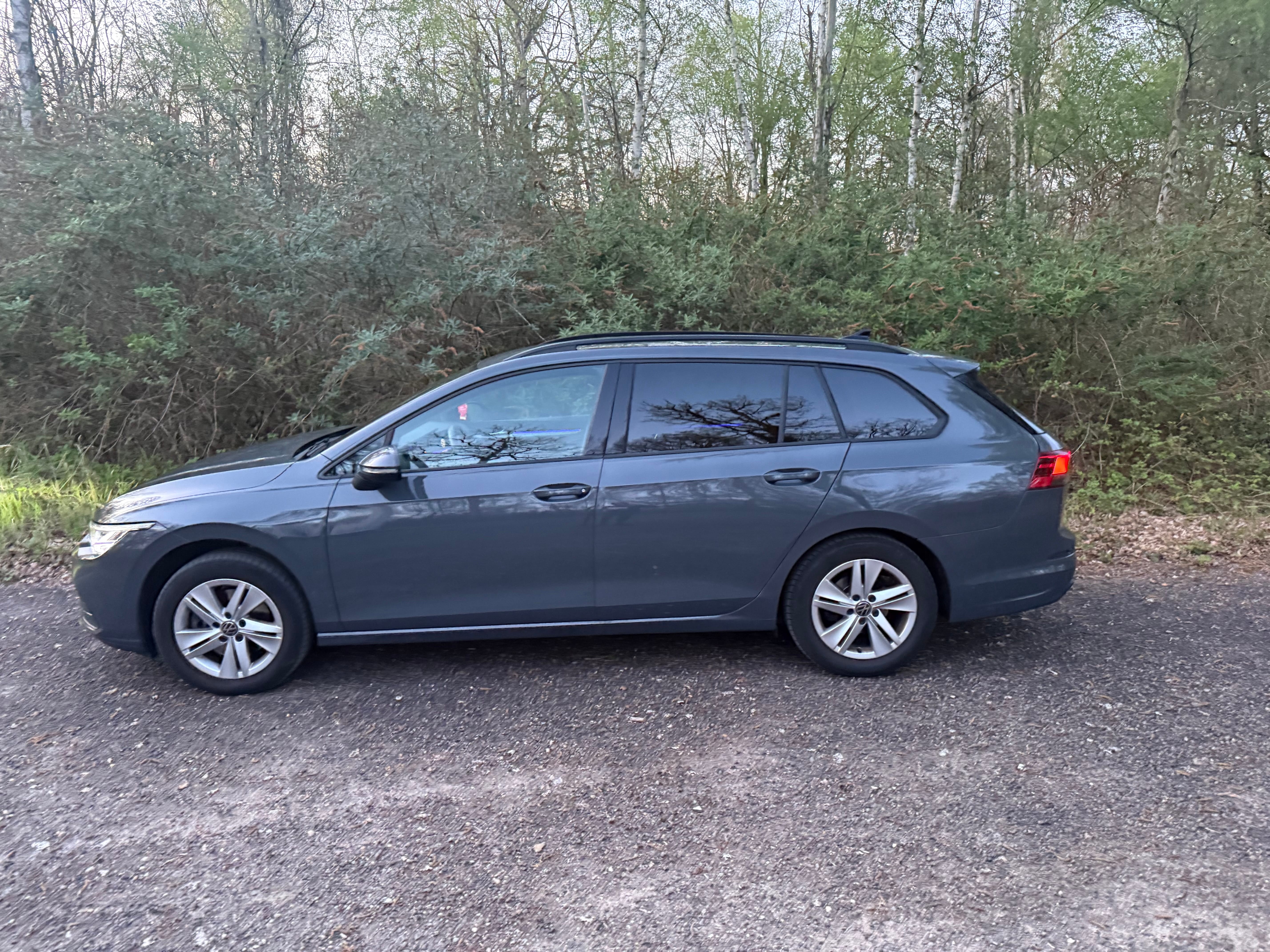 Volkswagen Golf SW with Air conditioning