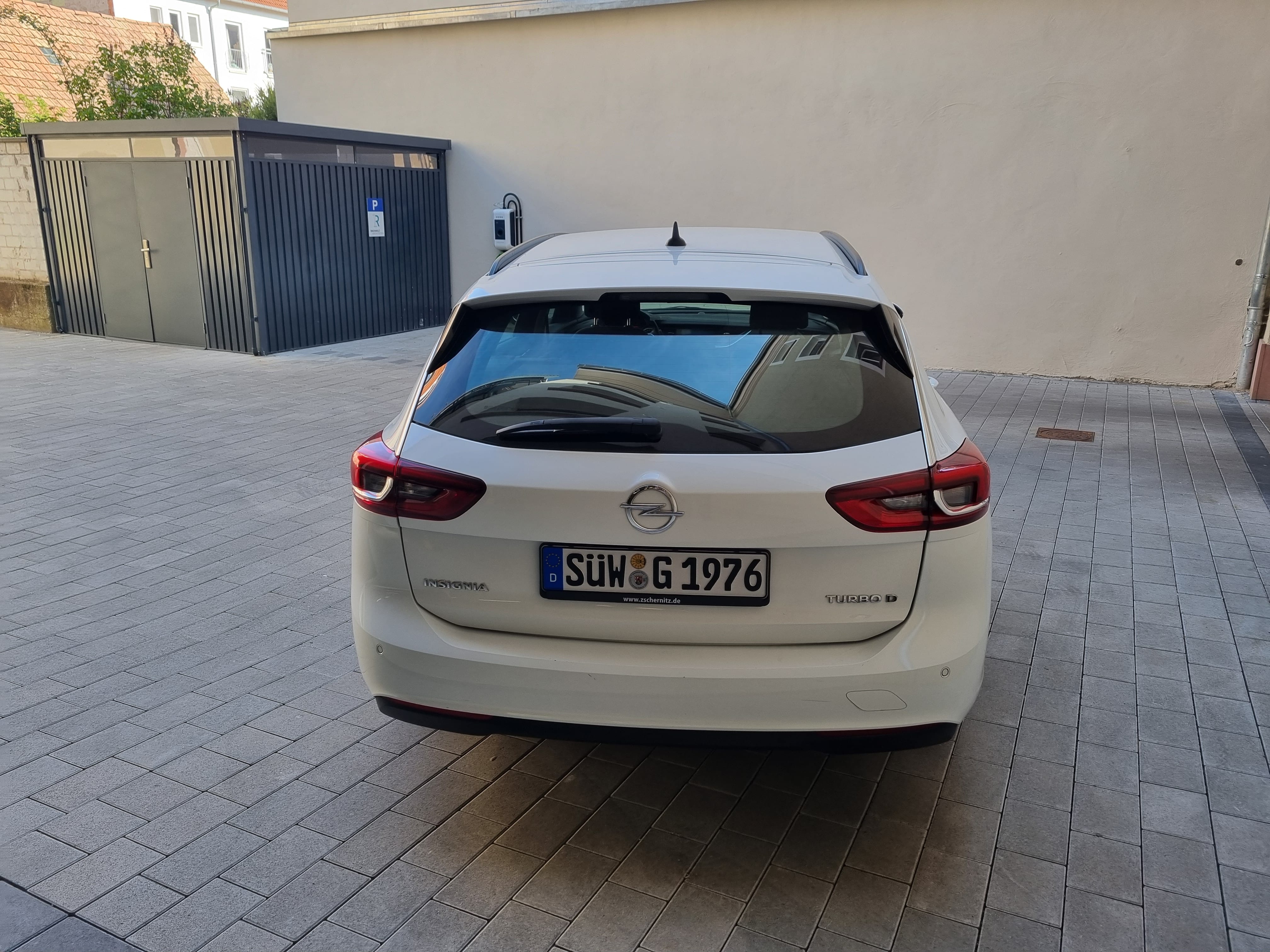Opel Insignia Sports Tourer 2000 mit Apple CarPlay