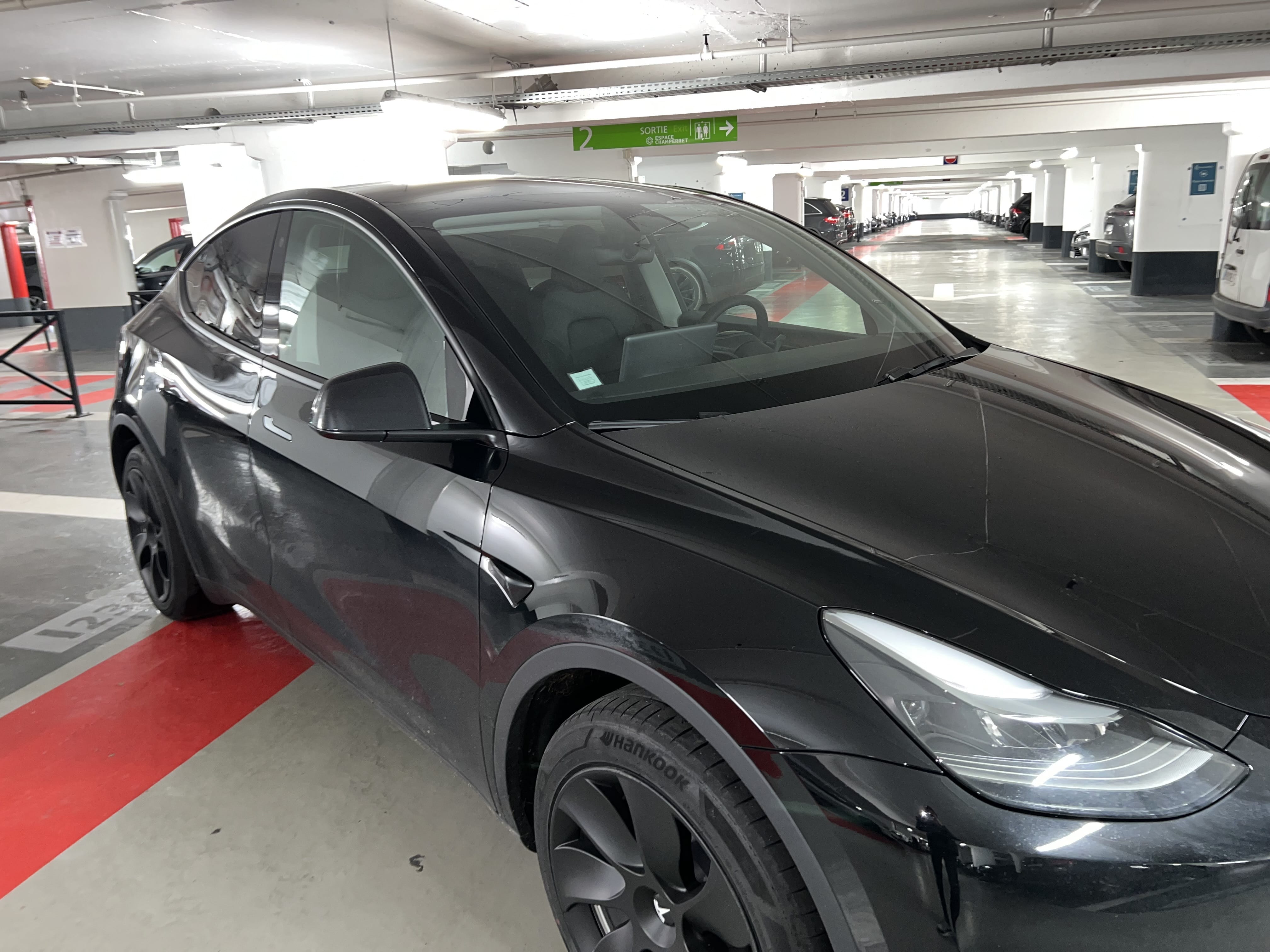 Tesla Model Y Long Range avec GPS