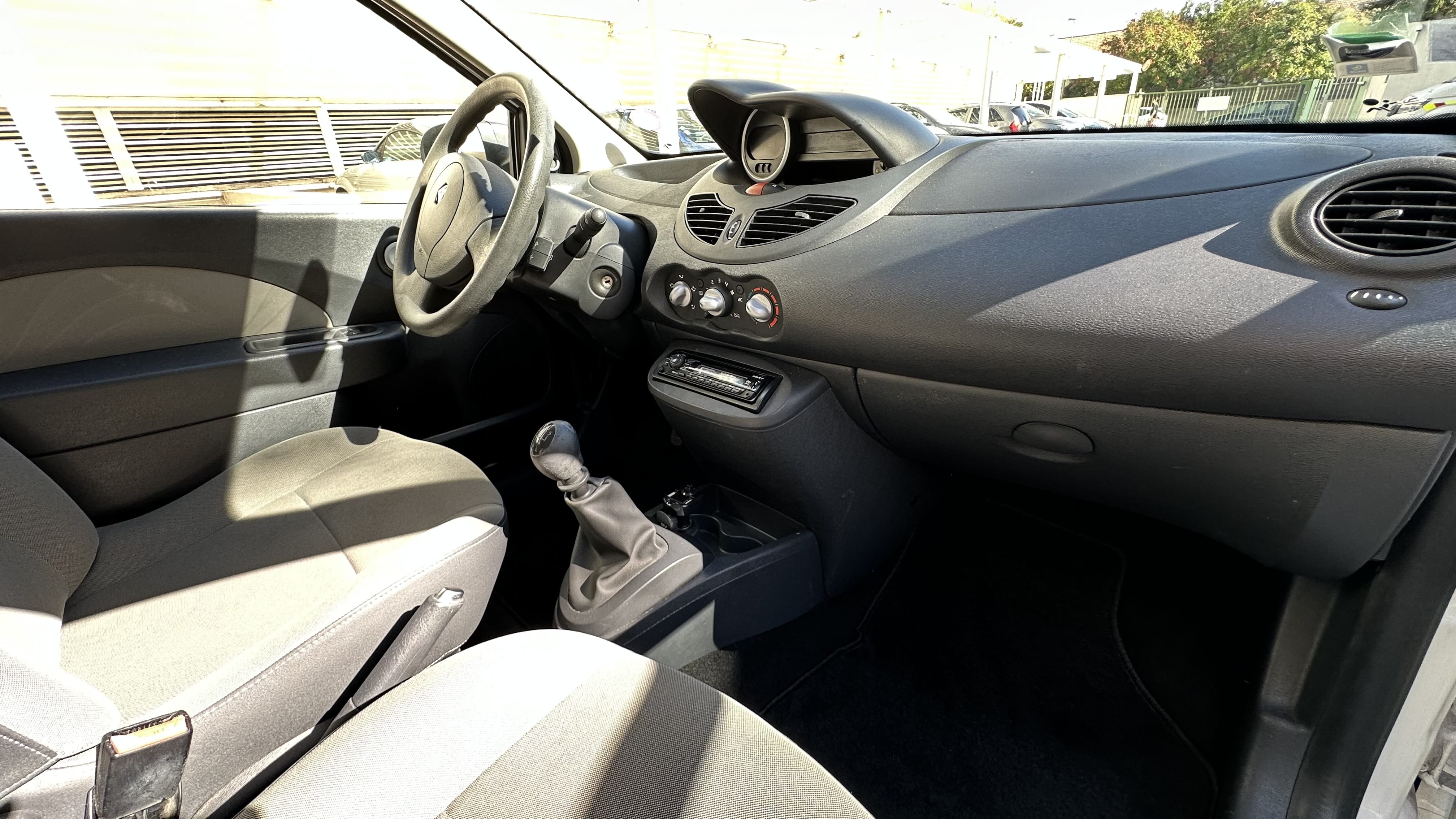 Renault Twingo II avec Siège bébé