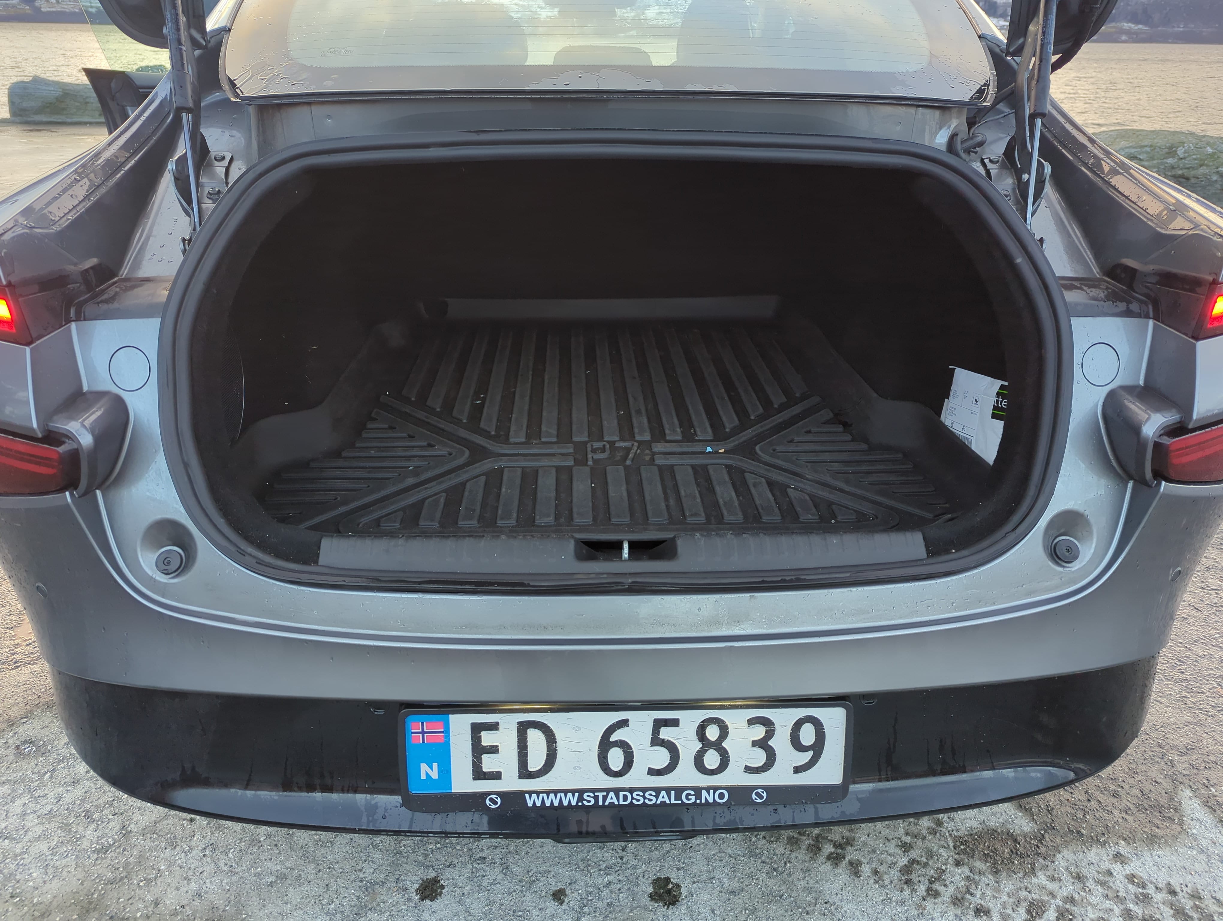 Xpeng P7 med Babysete