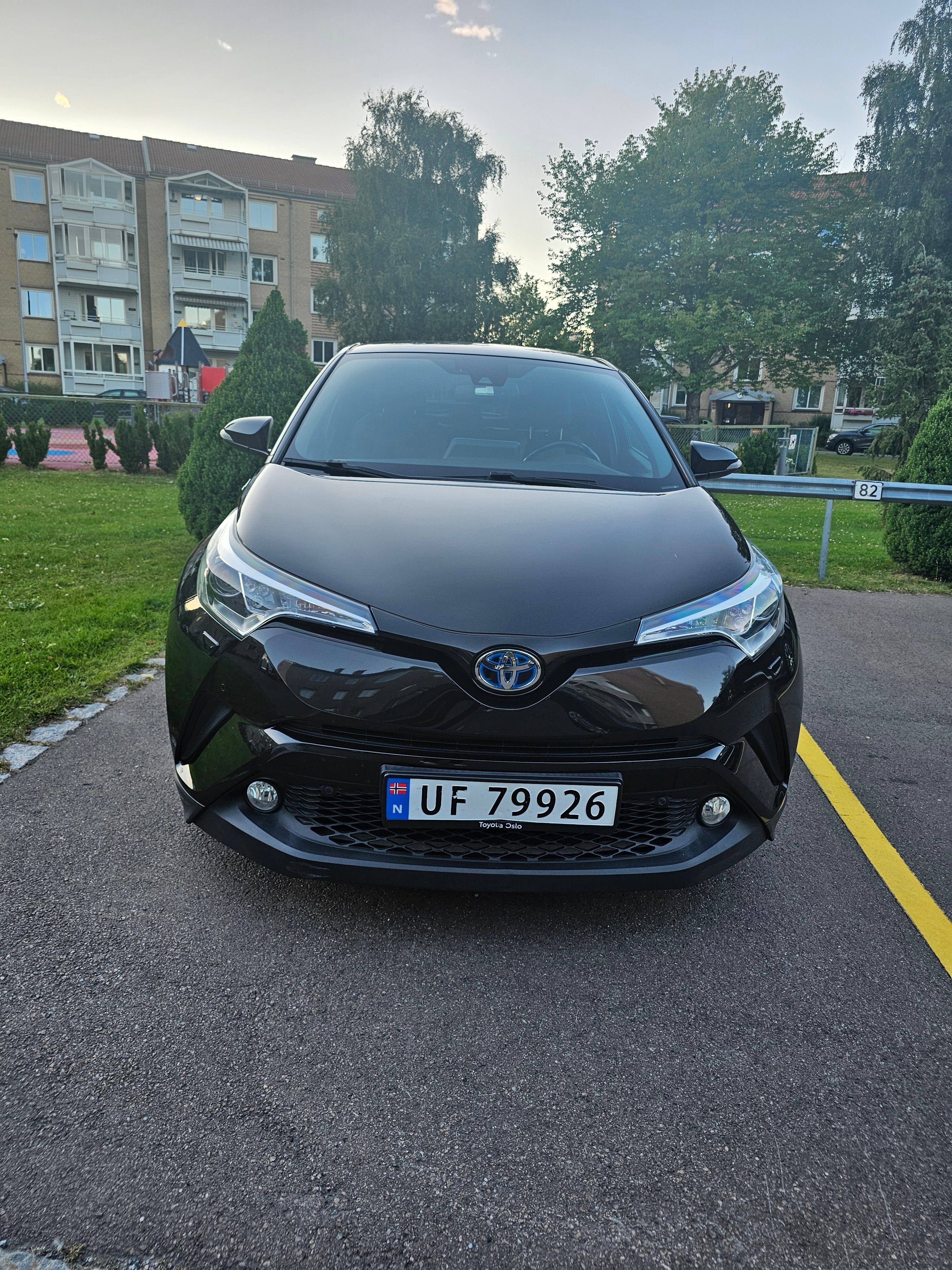 Toyota C-HR Hybrid med USB ladeuttak
