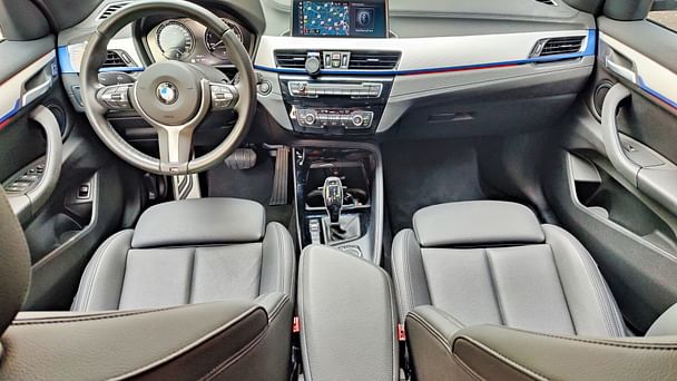 BMW X1 Sport avec sièges auto avec GPS