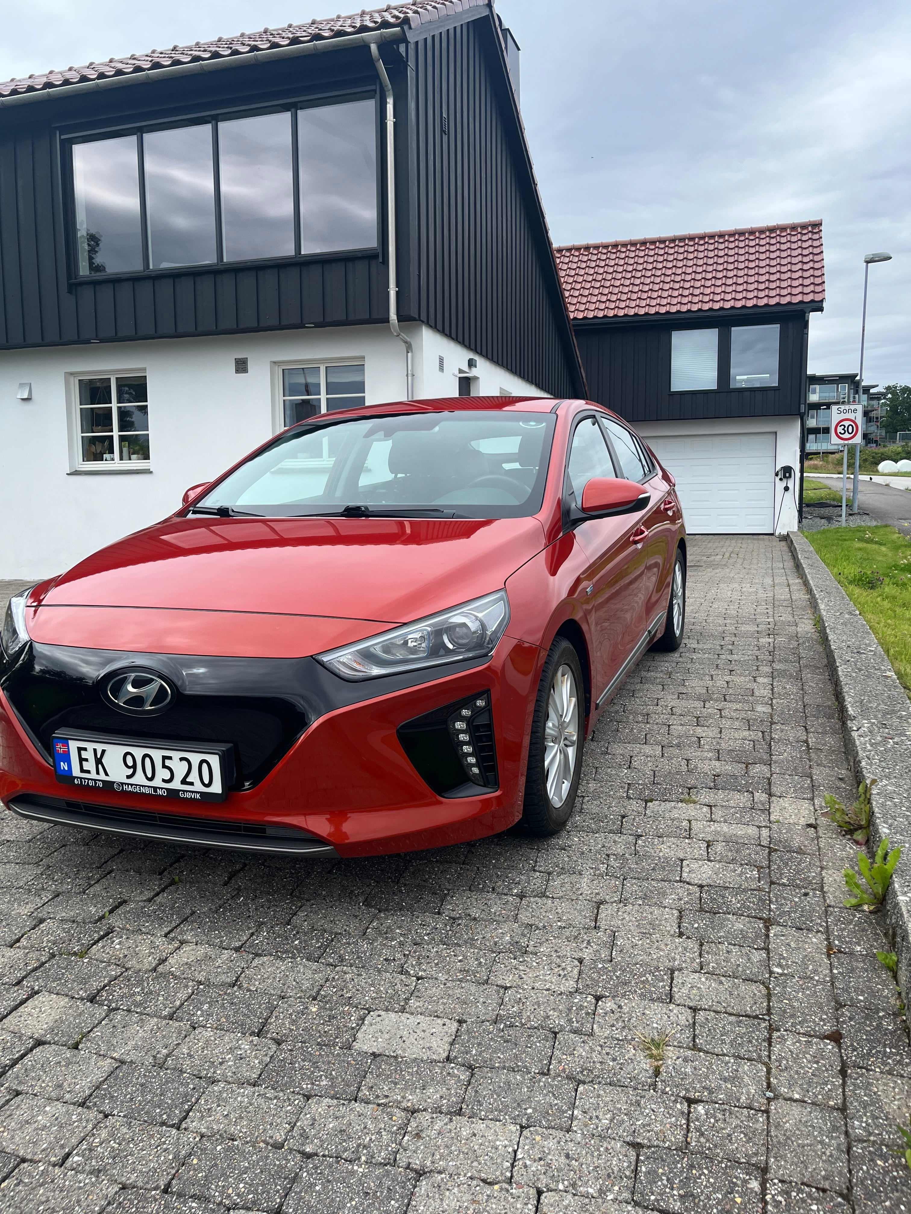 Hyundai Ioniq med Vinterdekk