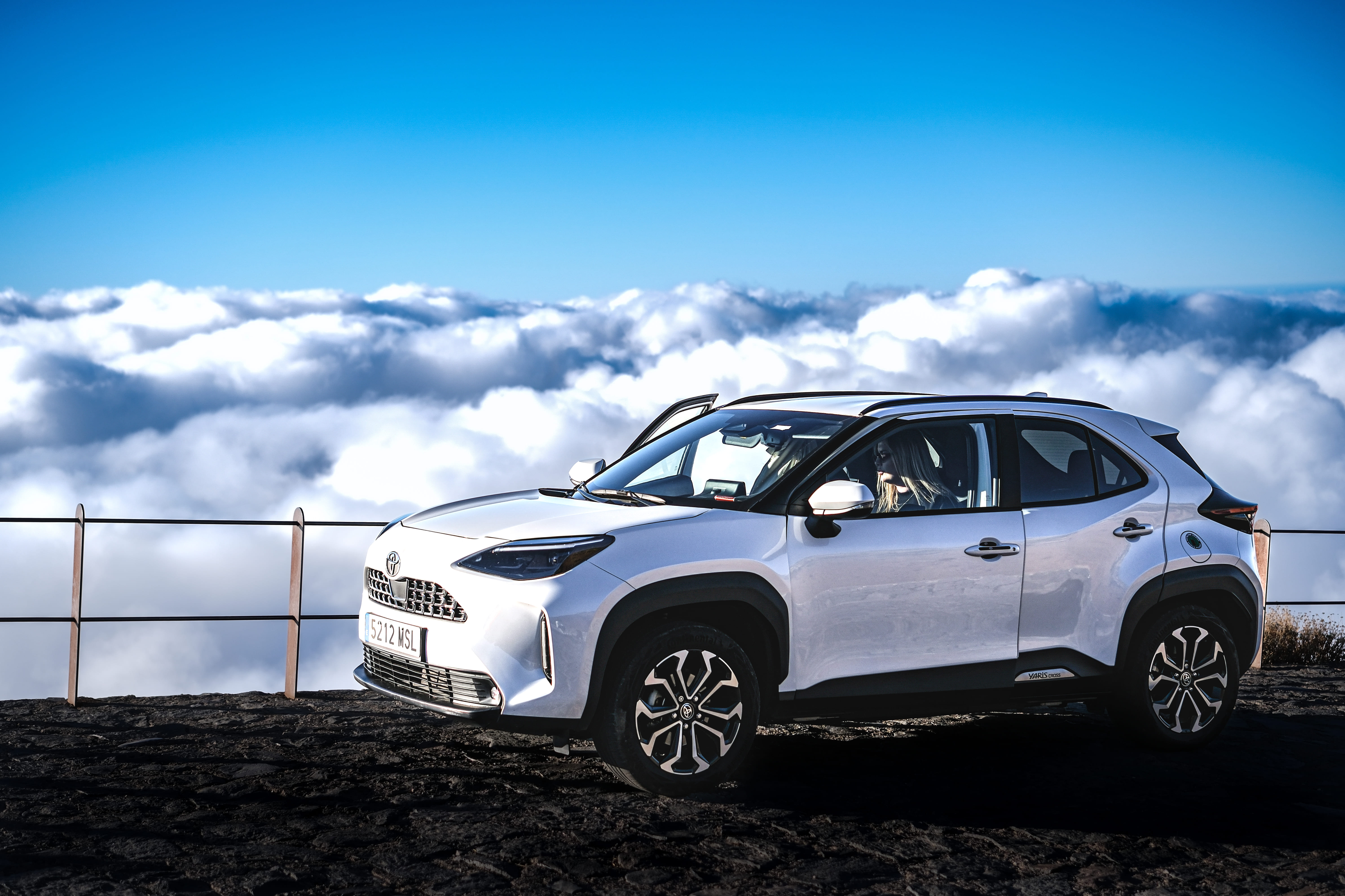 Toyota Yaris Cross Hybrid con Silla infantil
