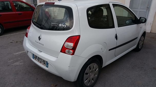 Renault Twingo Gare - Arrêt Voltaire Tram L3 - Bluetooth