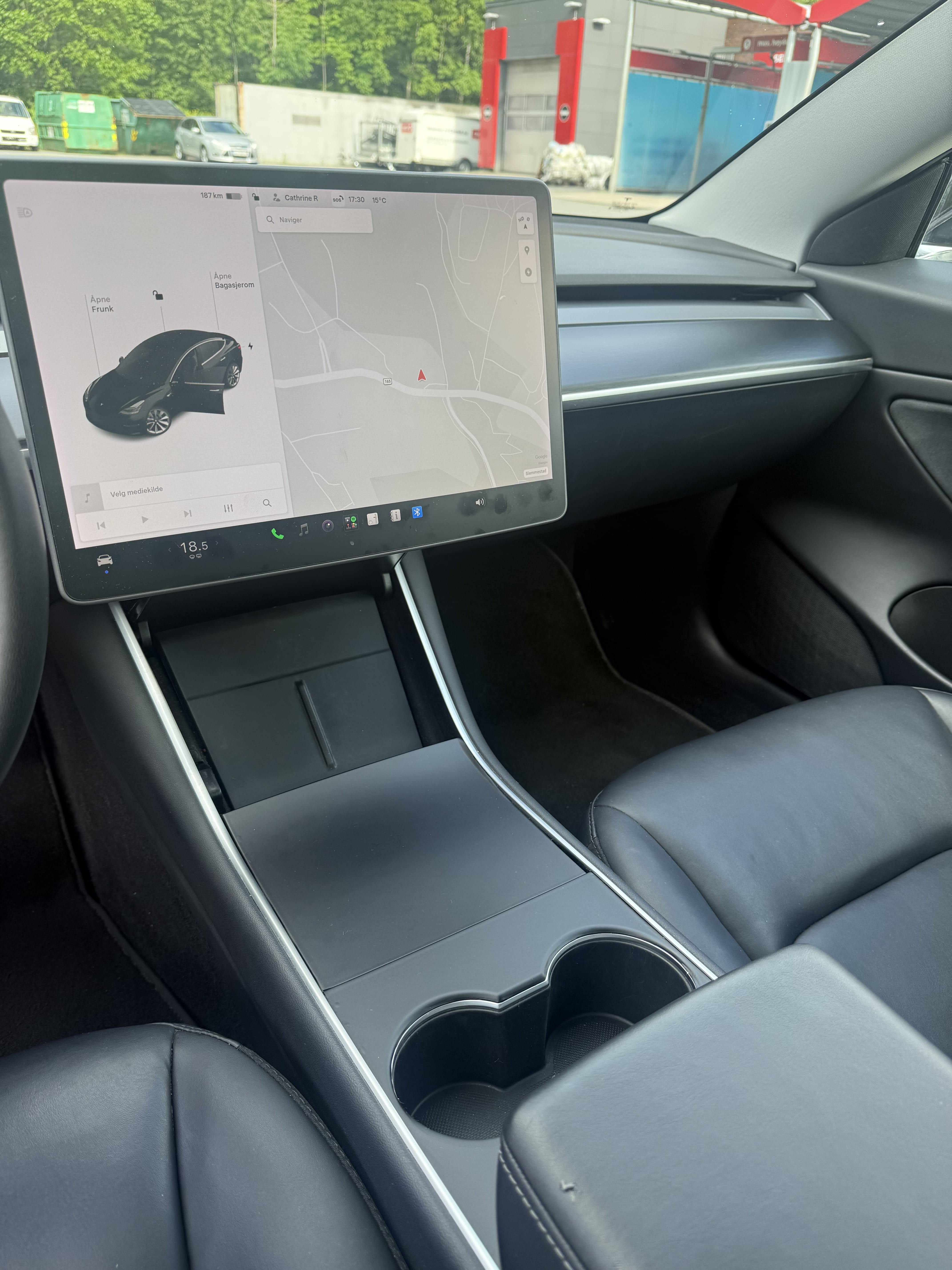 Tesla Model 3 Long Range med Bluetooth audio