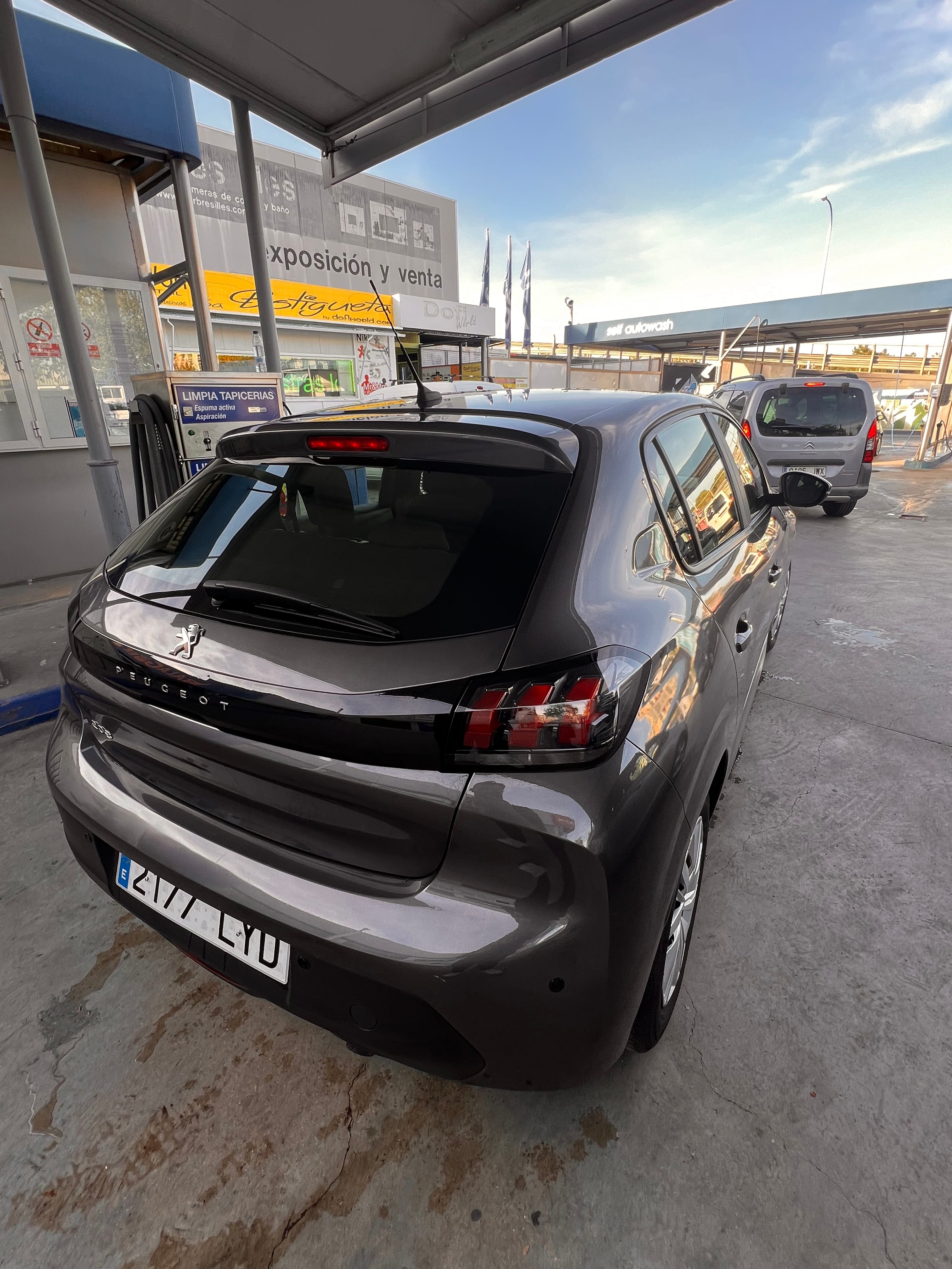 Peugeot 208 con GPS