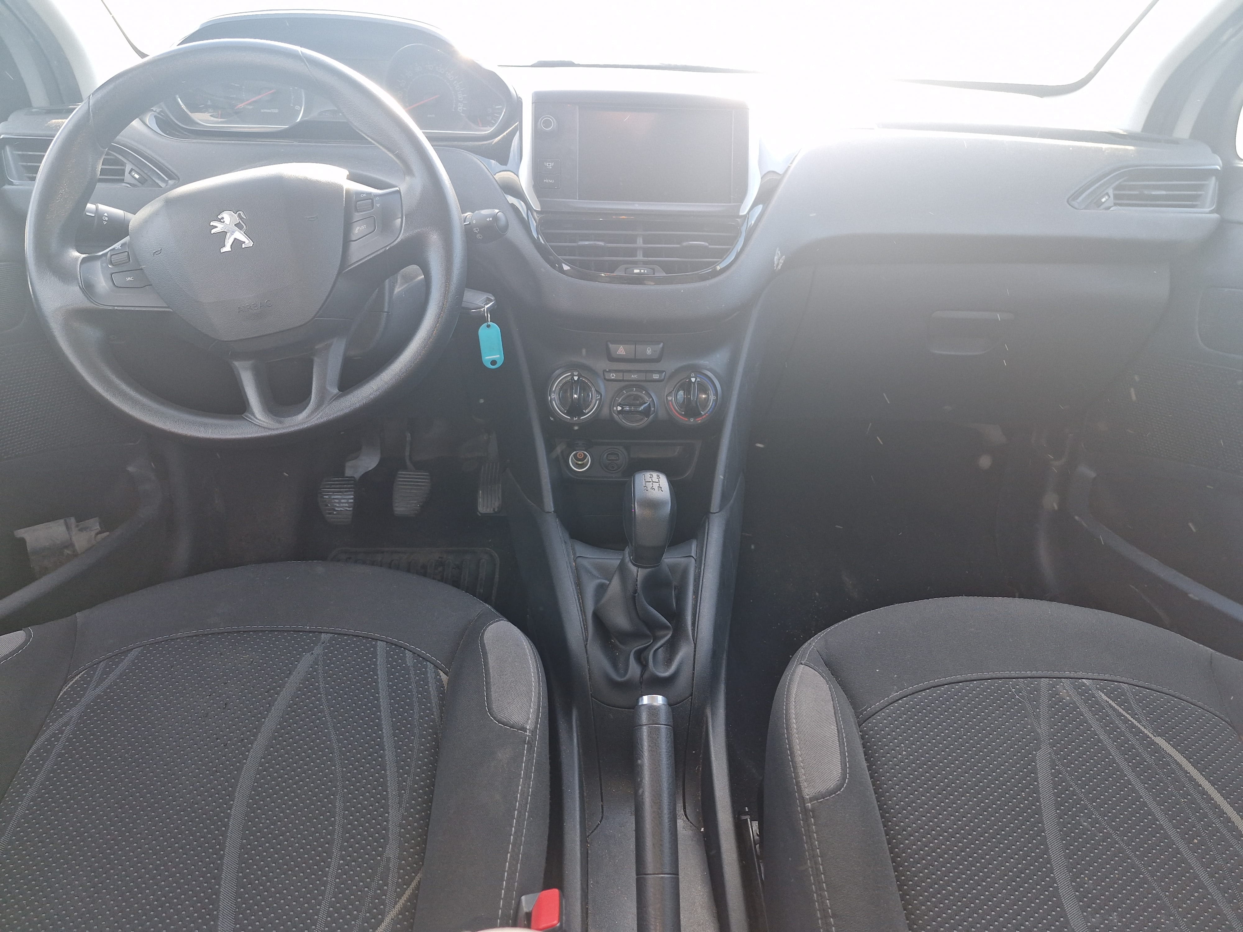 Peugeot 208 avec Siège bébé