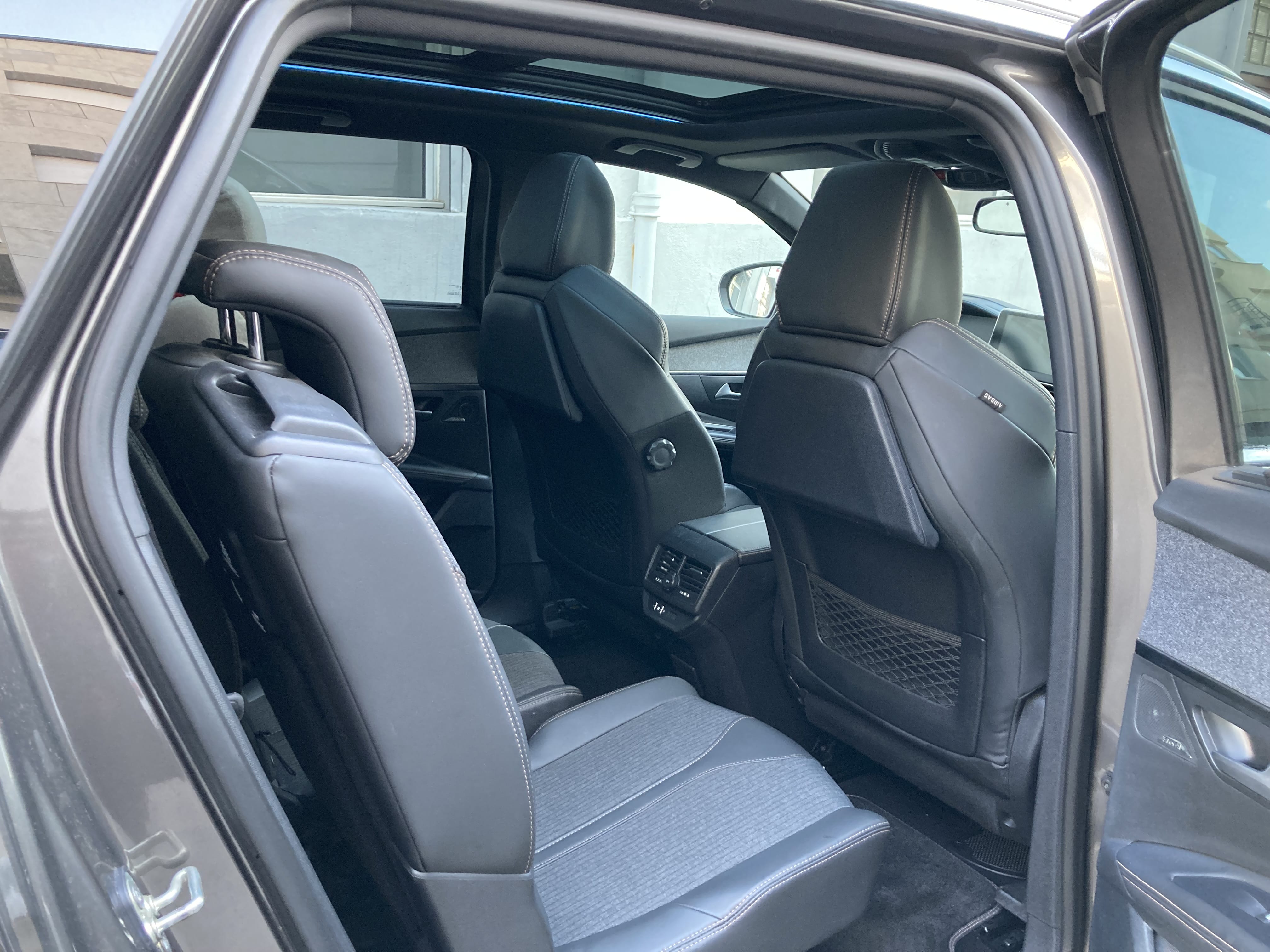 Peugeot 5008 7 places avec Entrée audio / iPod