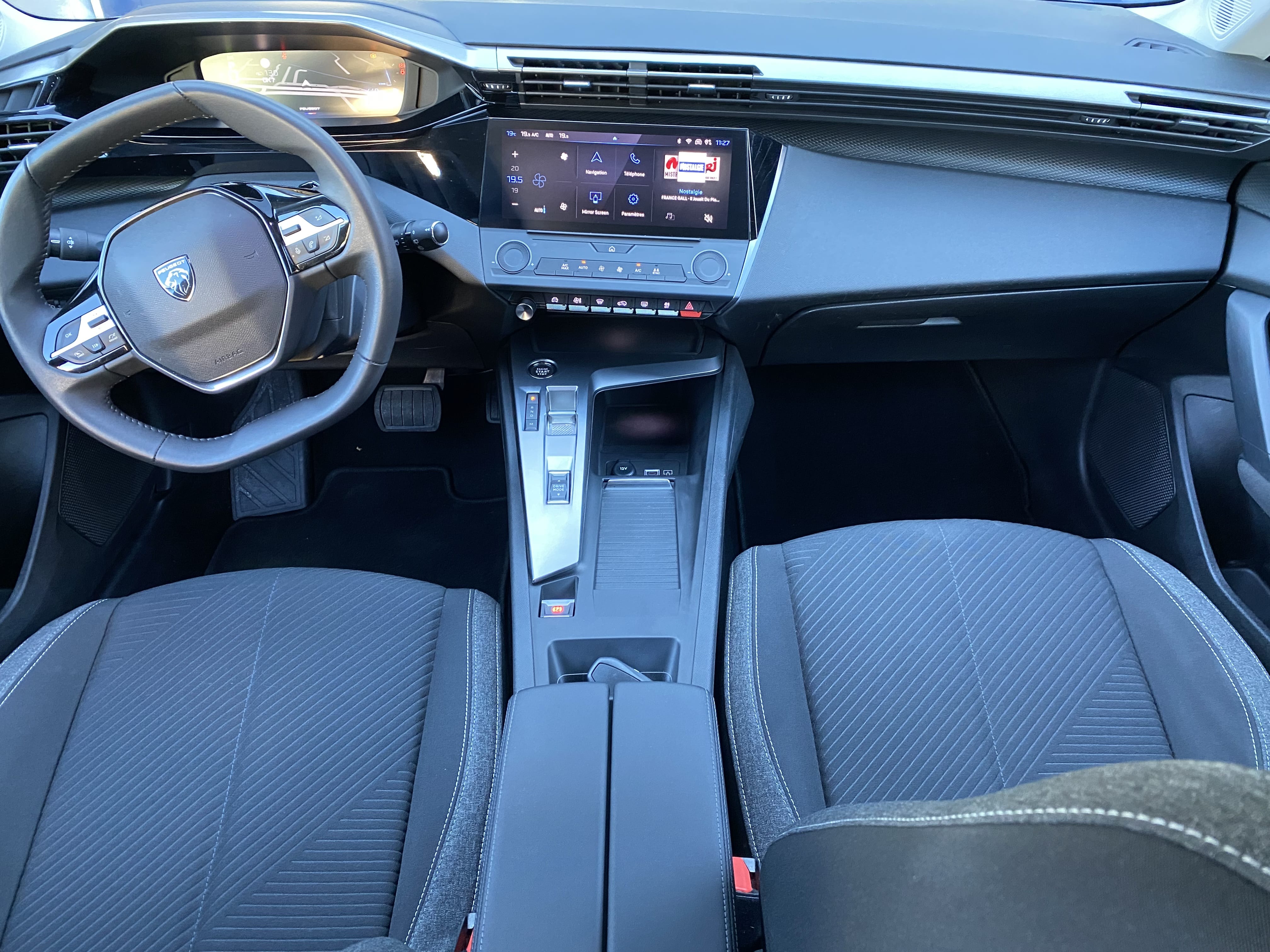 Peugeot 308 ACTIVE 130CV EAT8 avec GPS