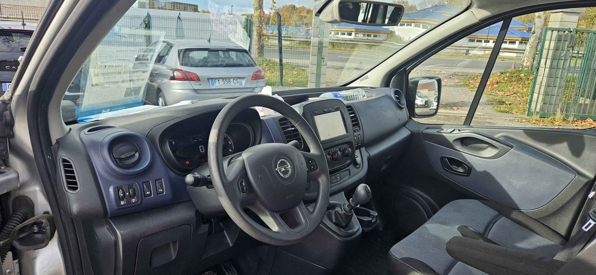 Opel Vivaro avec GPS