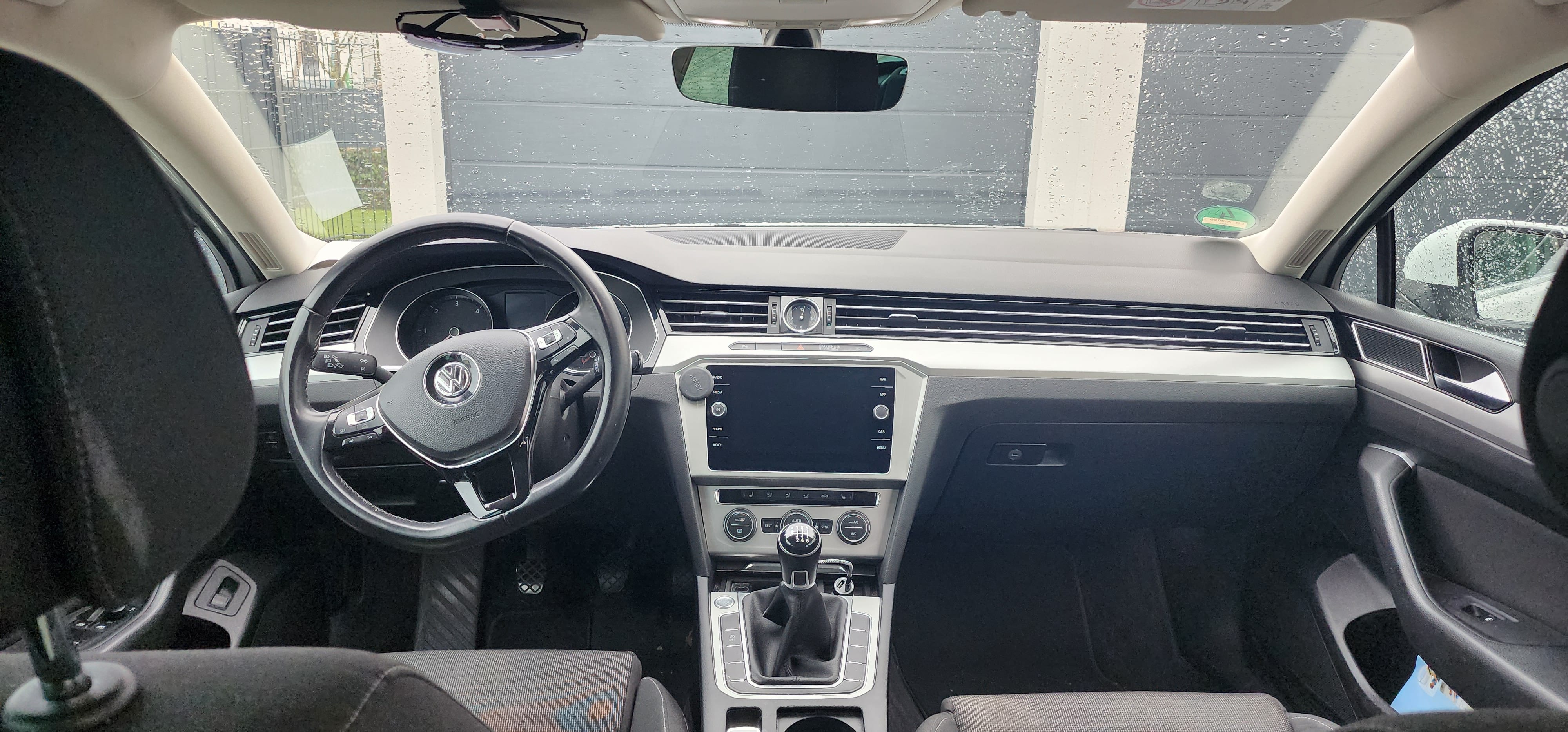 Volkswagen Passat Komfort 2.0 TDI mit Tempomat