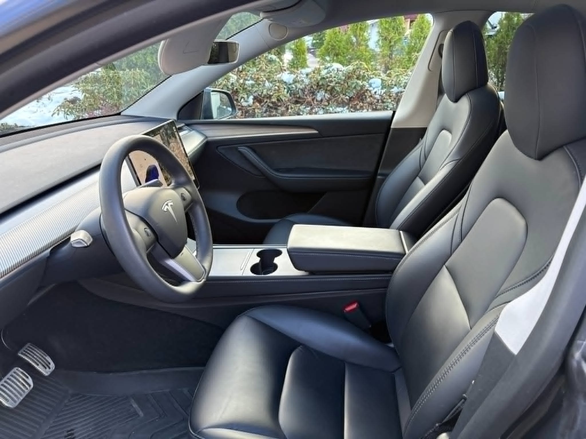 Tesla Model Y Long Range med Cruisekontroll