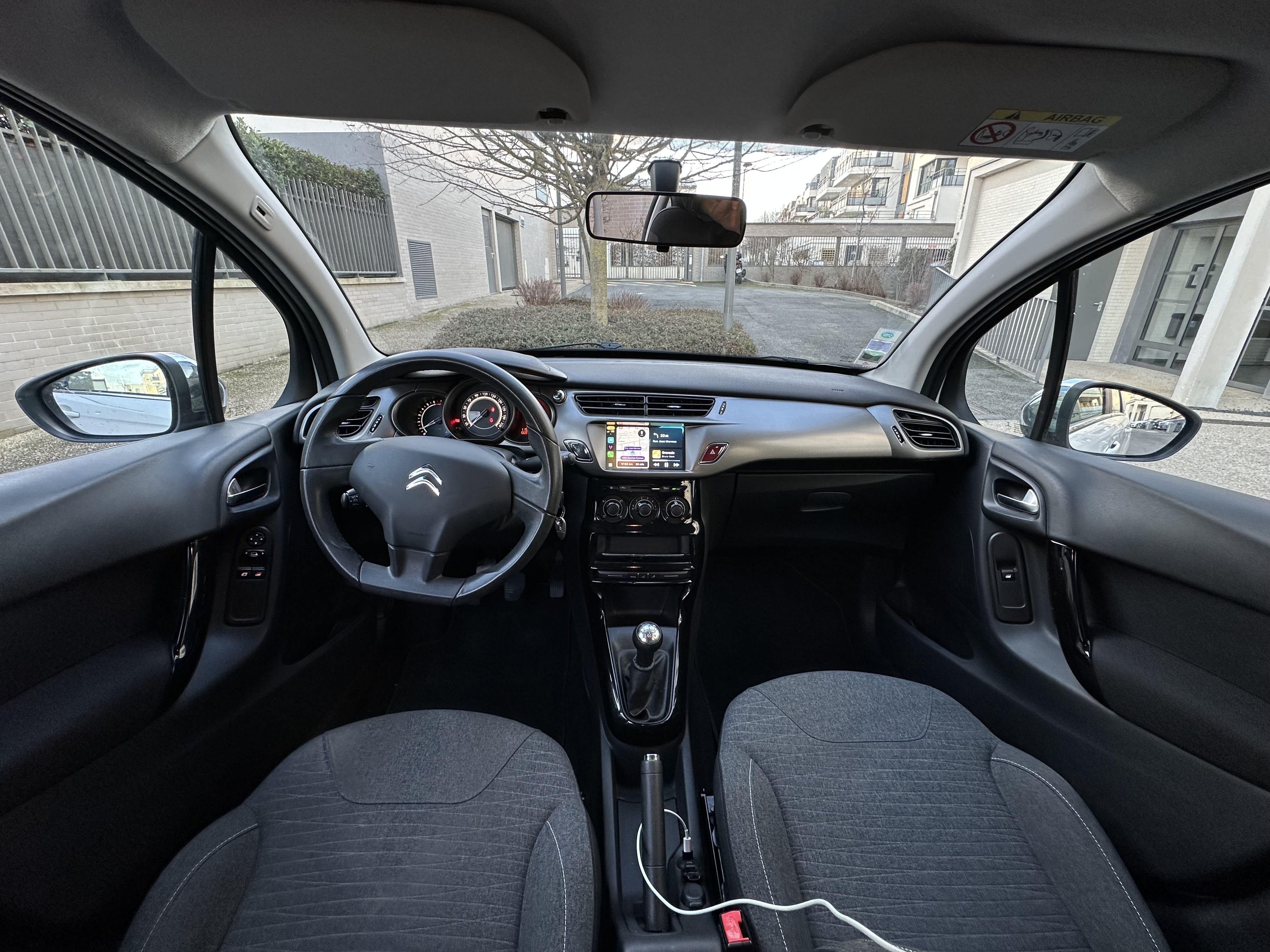 Citroen C3 avec CarPlay / Android Auto avec Entrée audio / iPod
