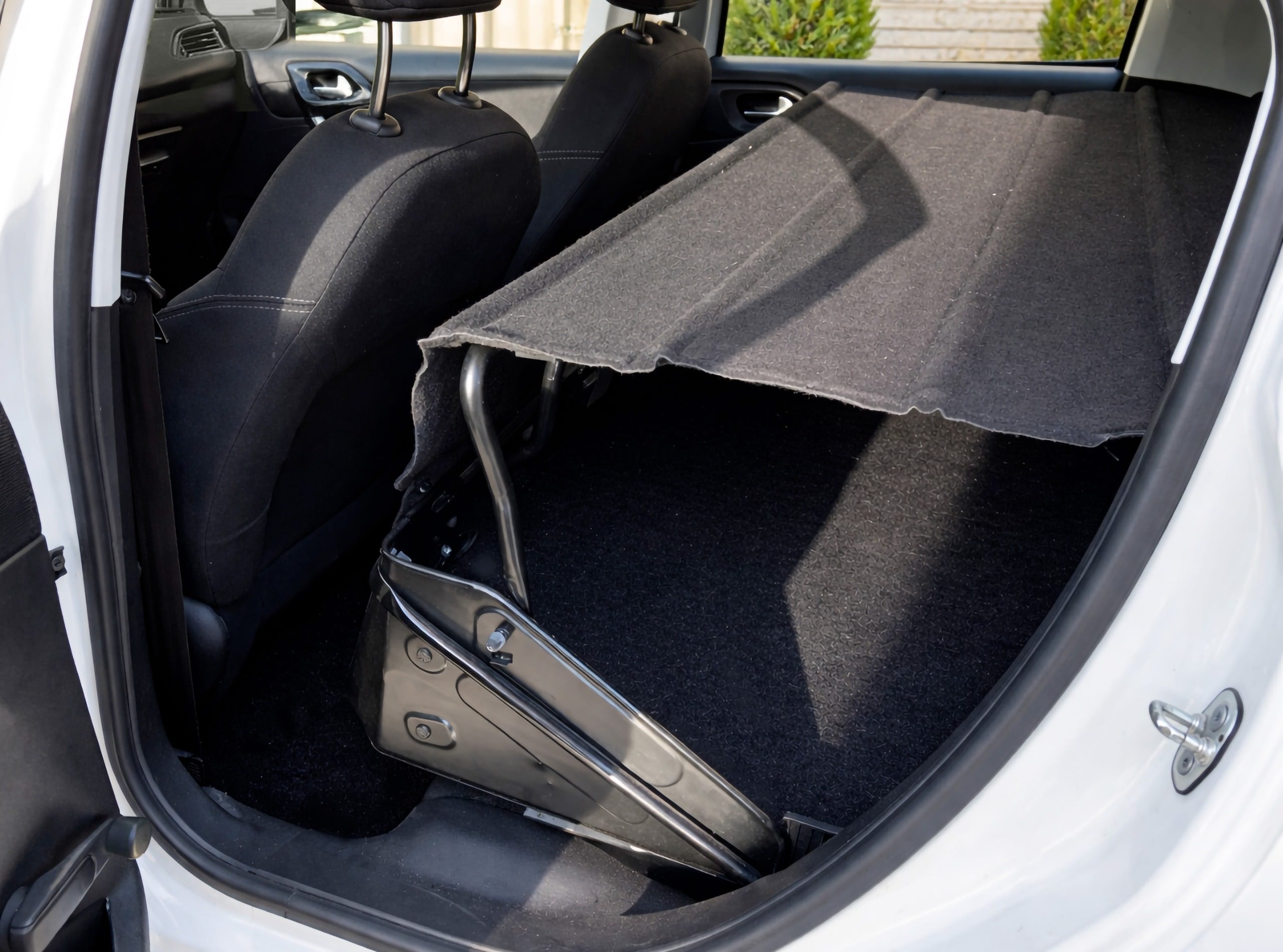 Peugeot 208 Société 1,6 HDI diesel 92 2 places Clim cache  baggages