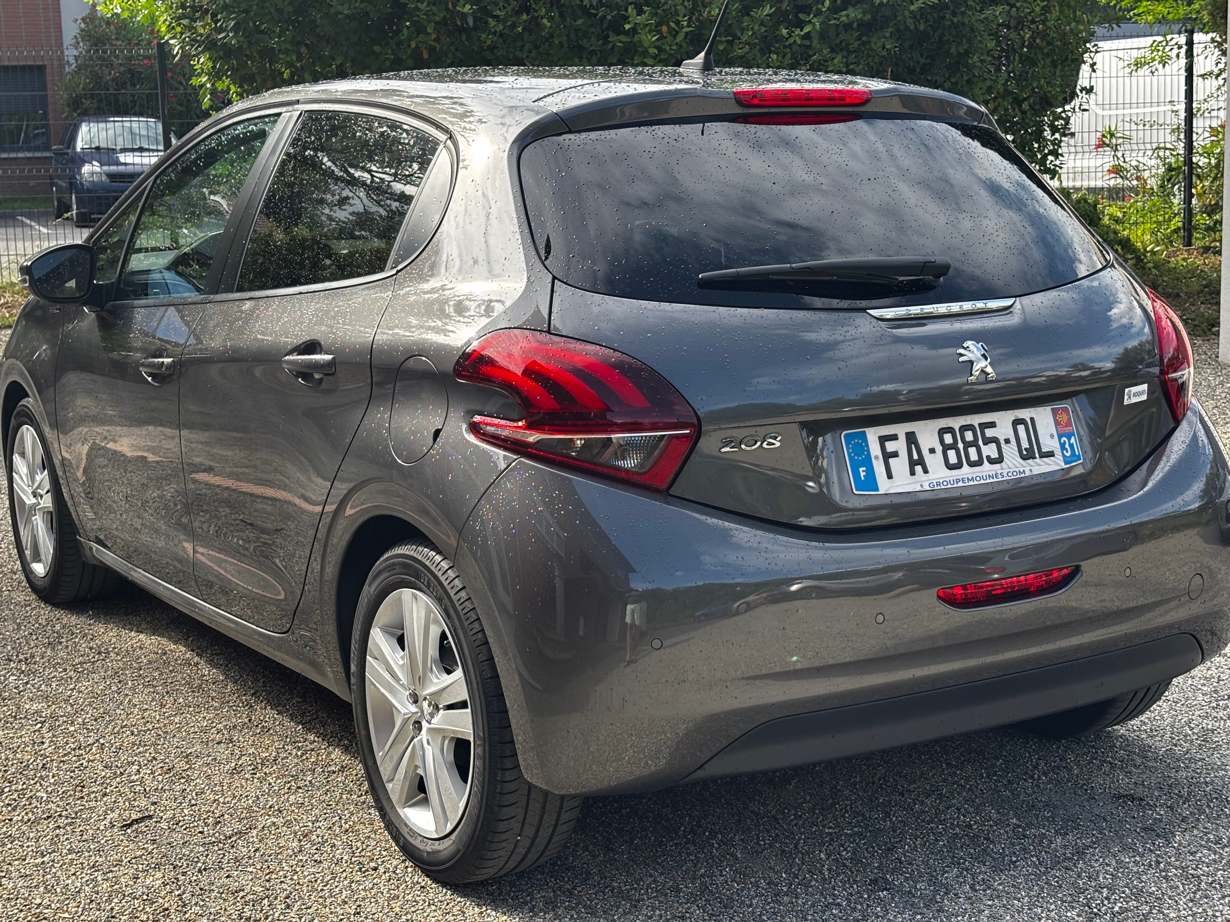 Peugeot 208 avec GPS