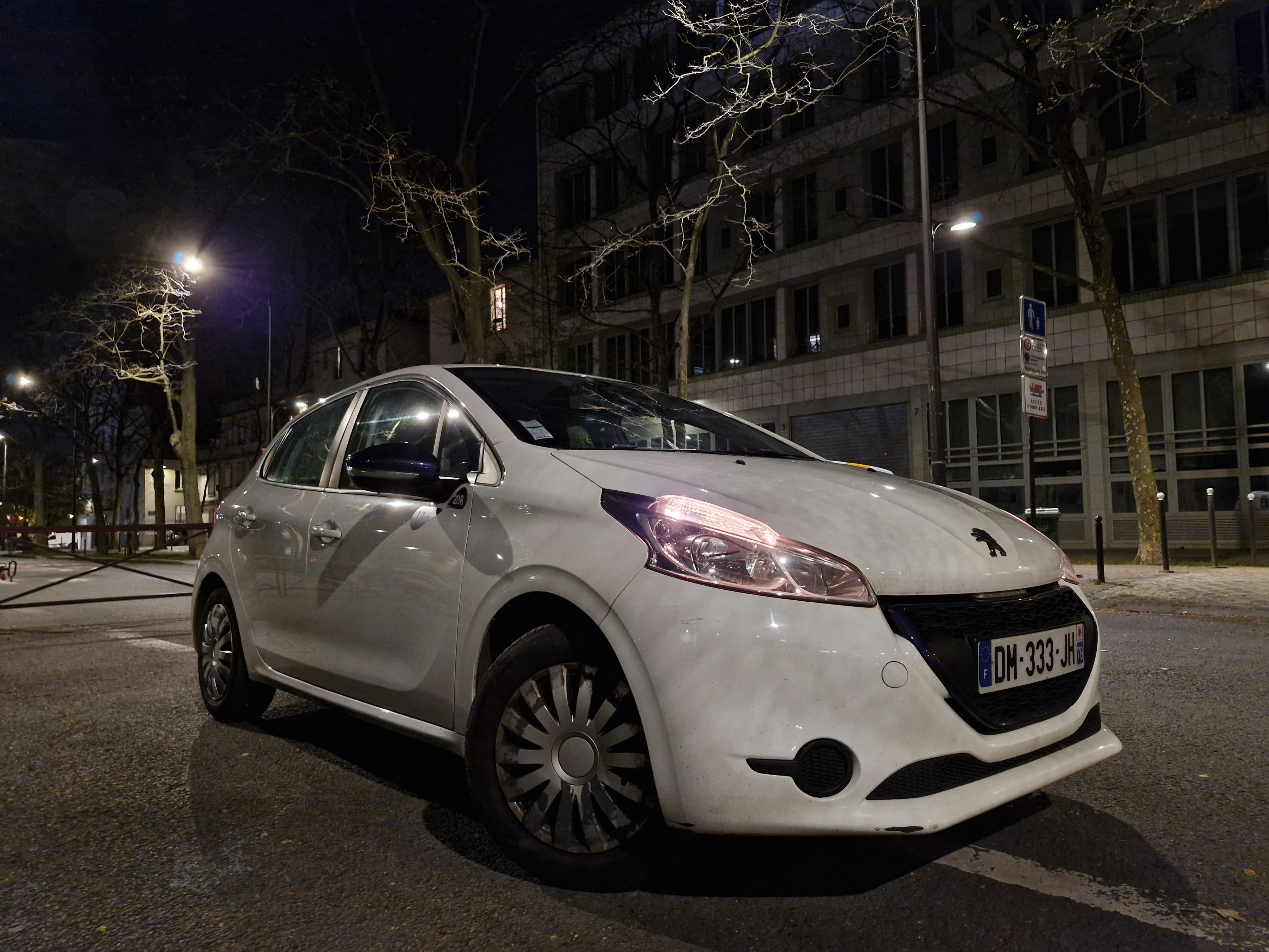 Peugeot 208