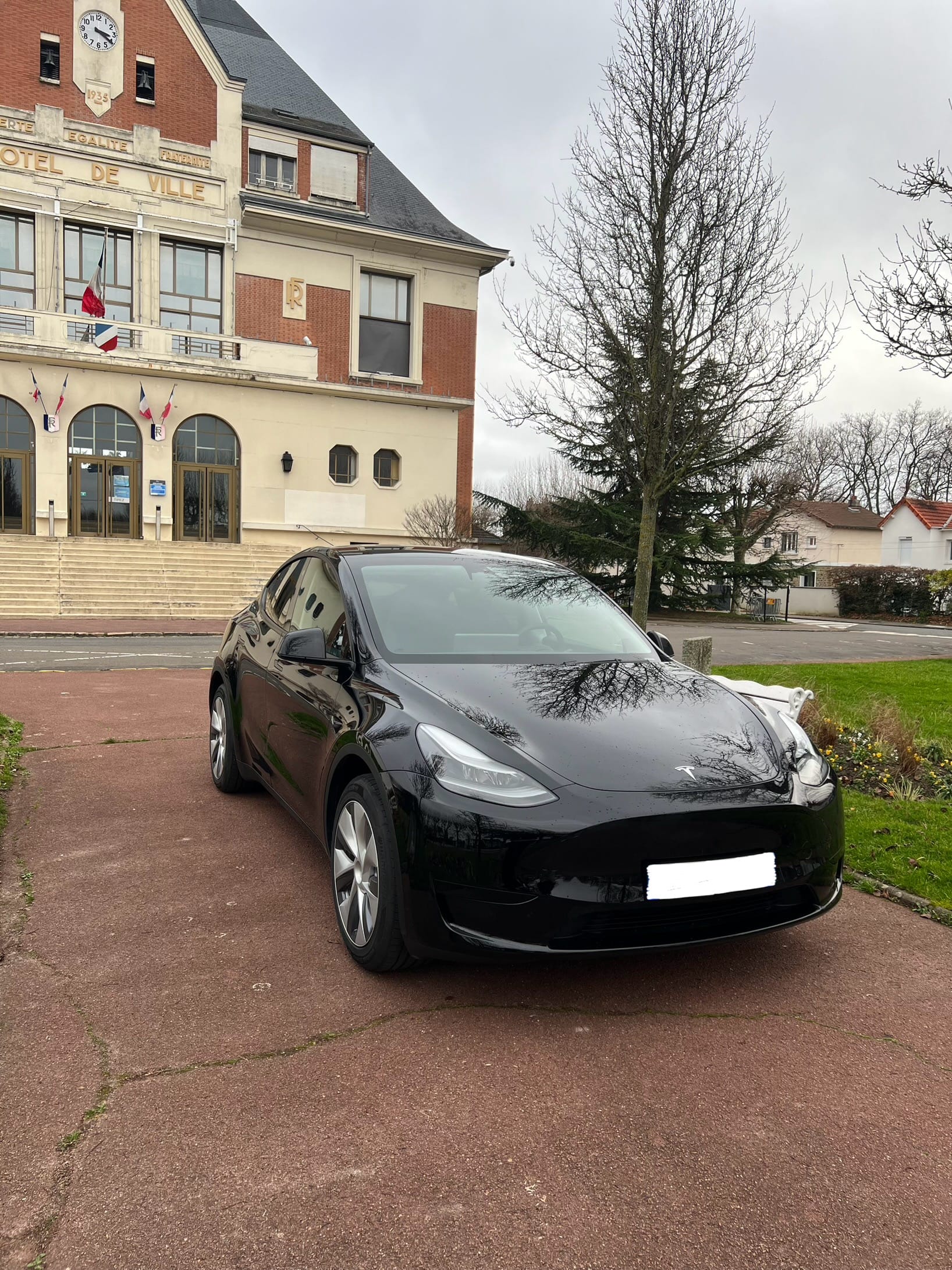 Tesla Model Y, 2023, Électrique, automatique