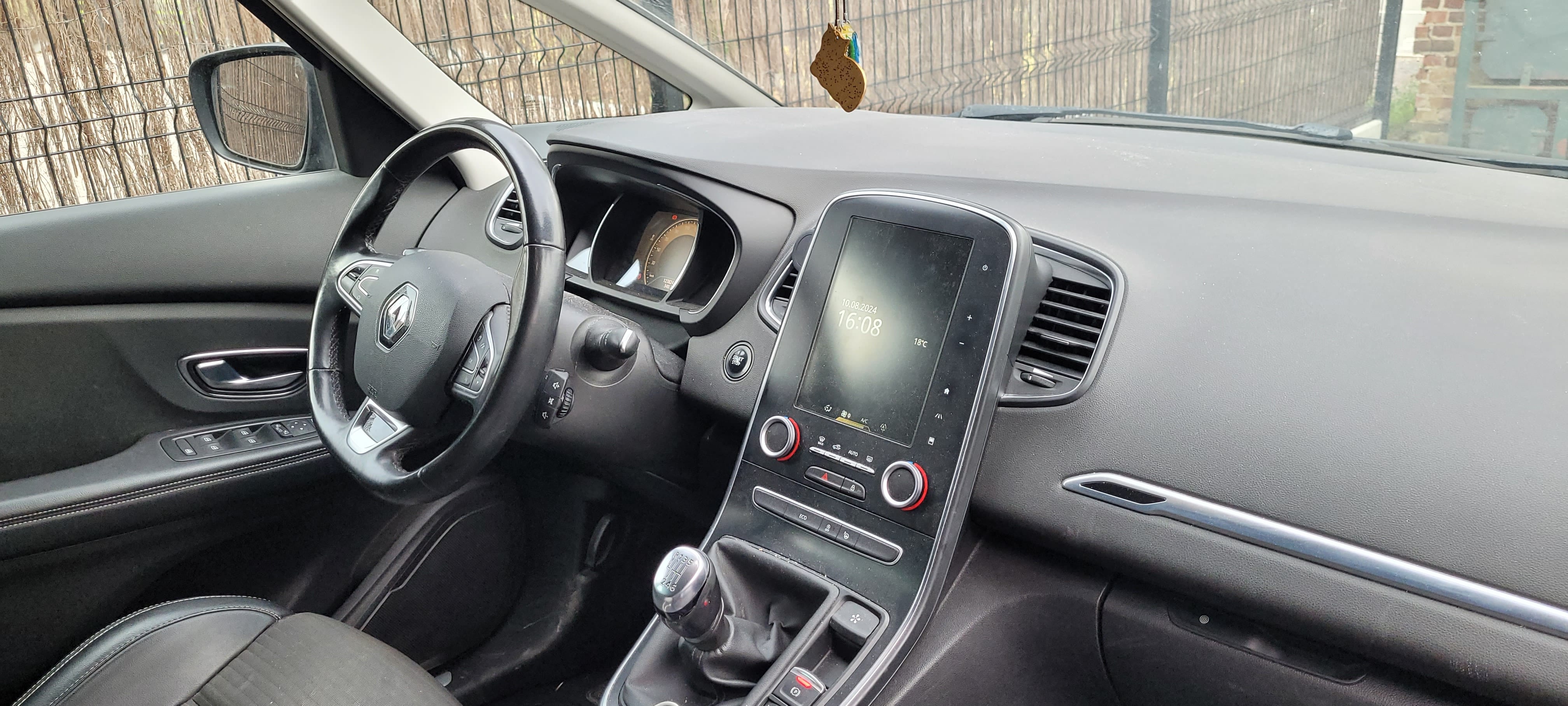 Renault Grand Scenic avec Siège bébé