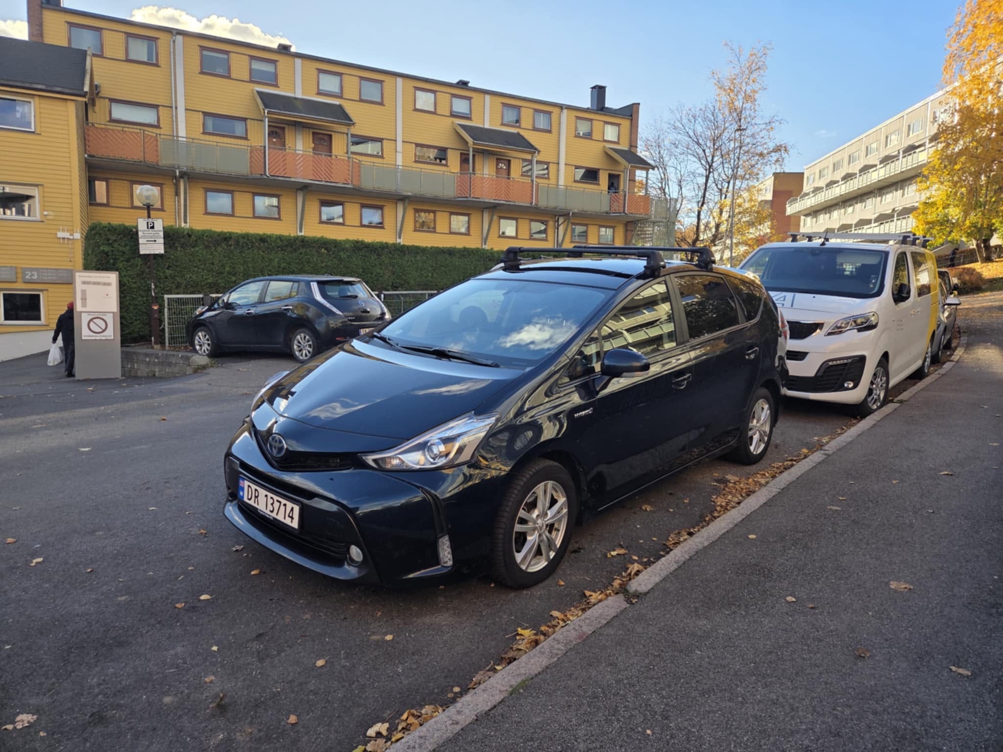 Toyota Prius +, 2016, Blyfri 95 / Electric (hybrid), 7 seats
