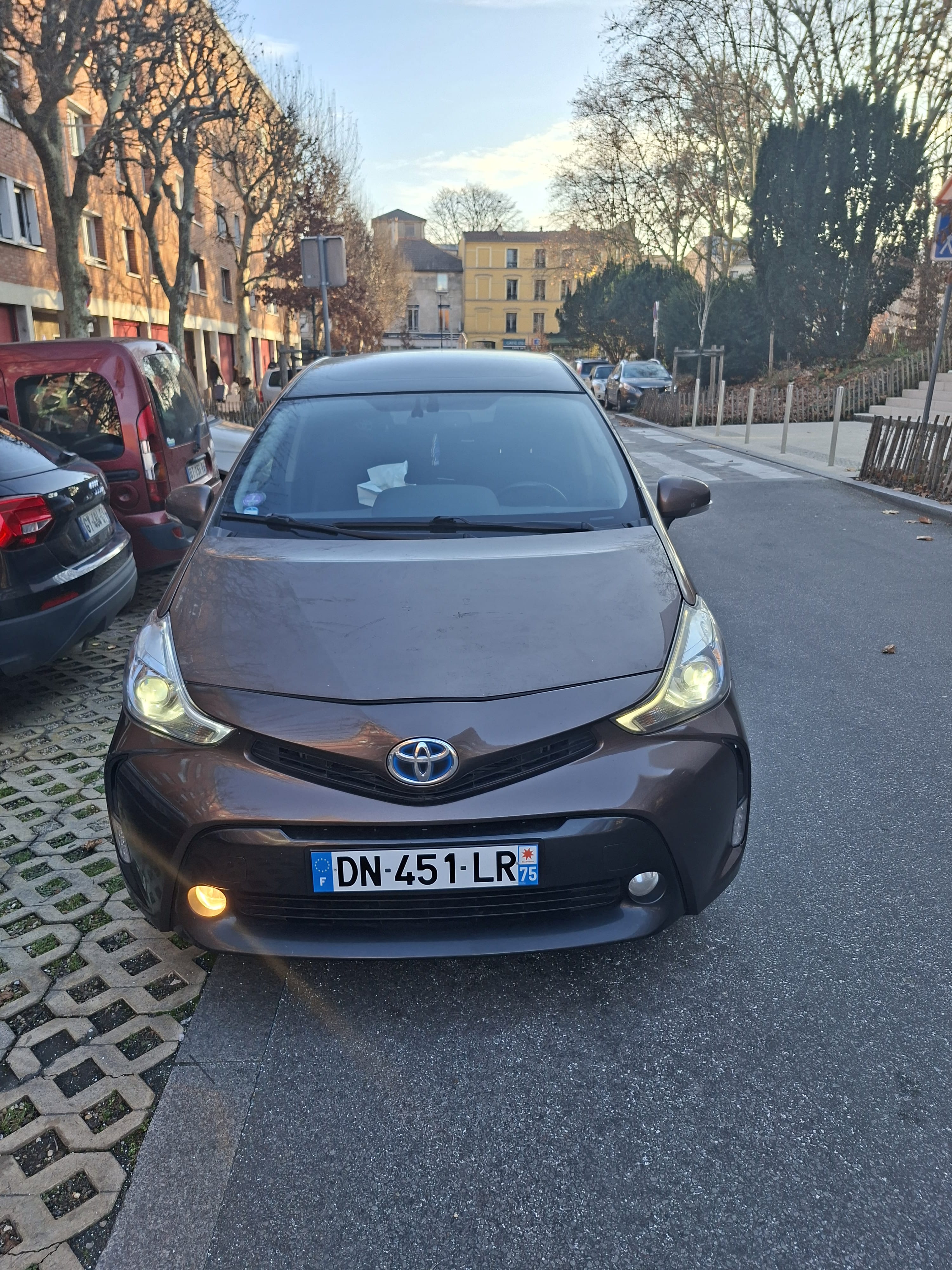 Toyota Prius Prime XLE, 2015, Essence 95, automatique, 7 places