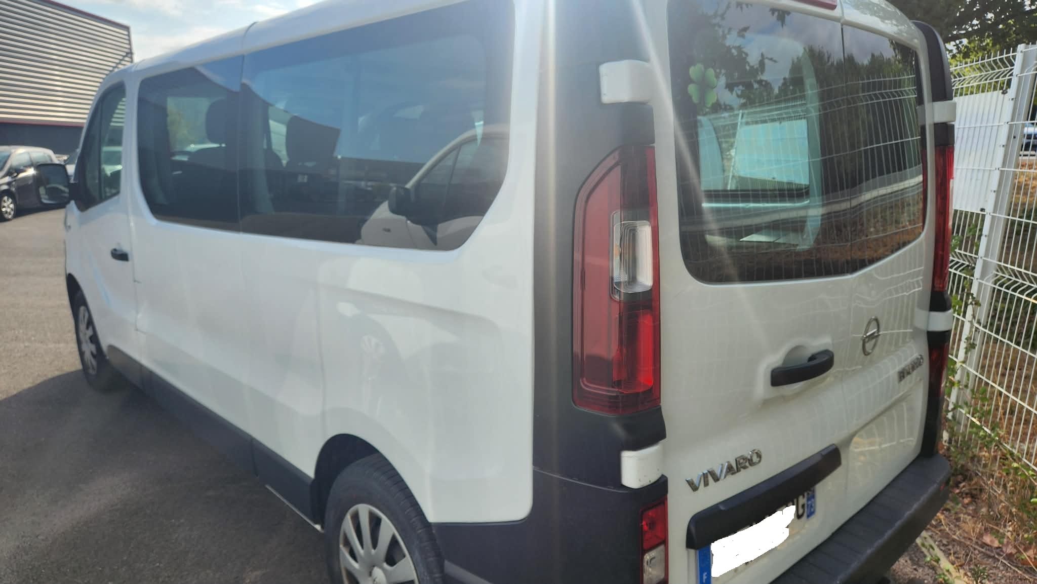 Opel Vivaro Combi