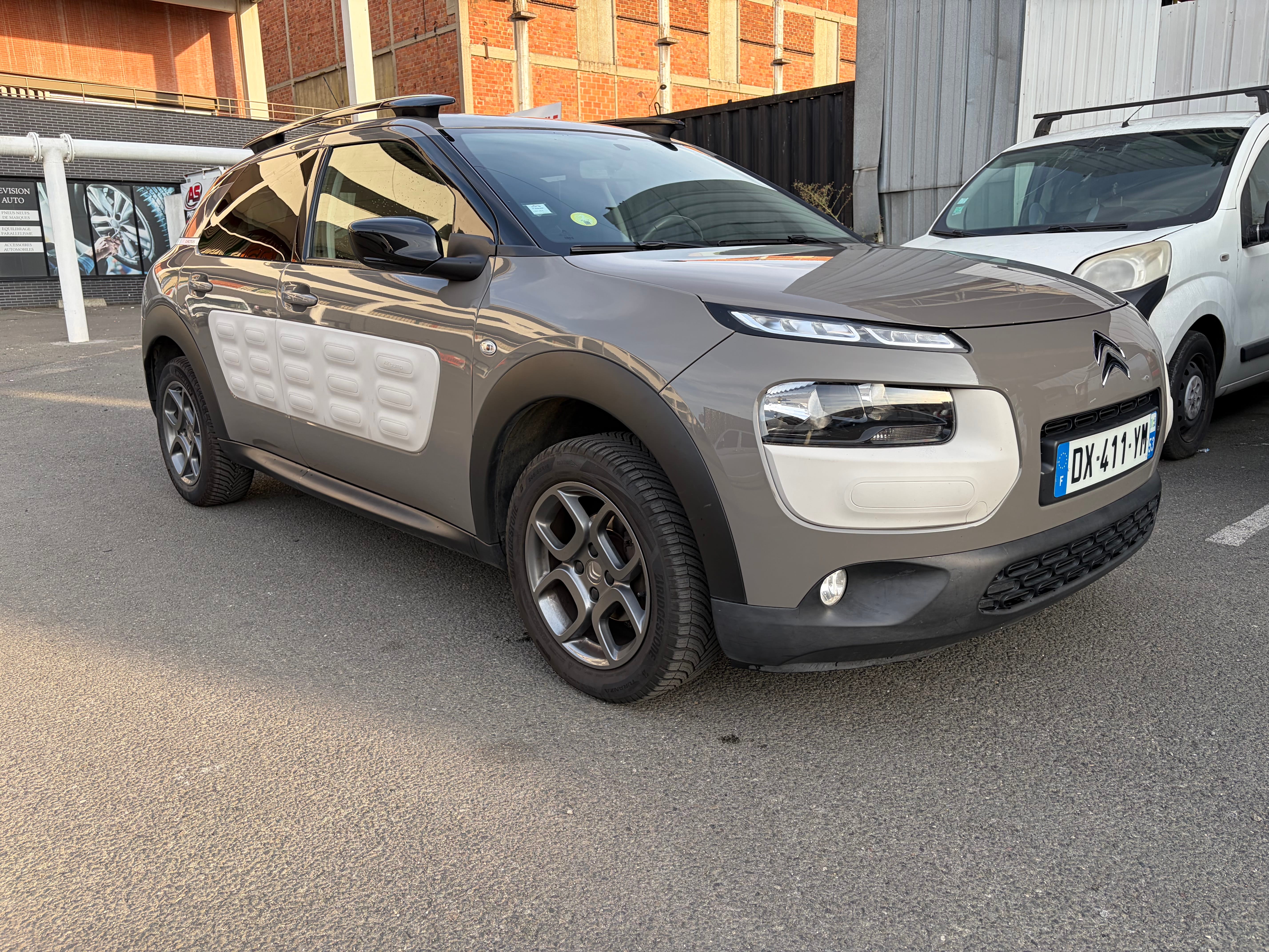 Citroen C4 Cactus avec Entrée audio / iPod