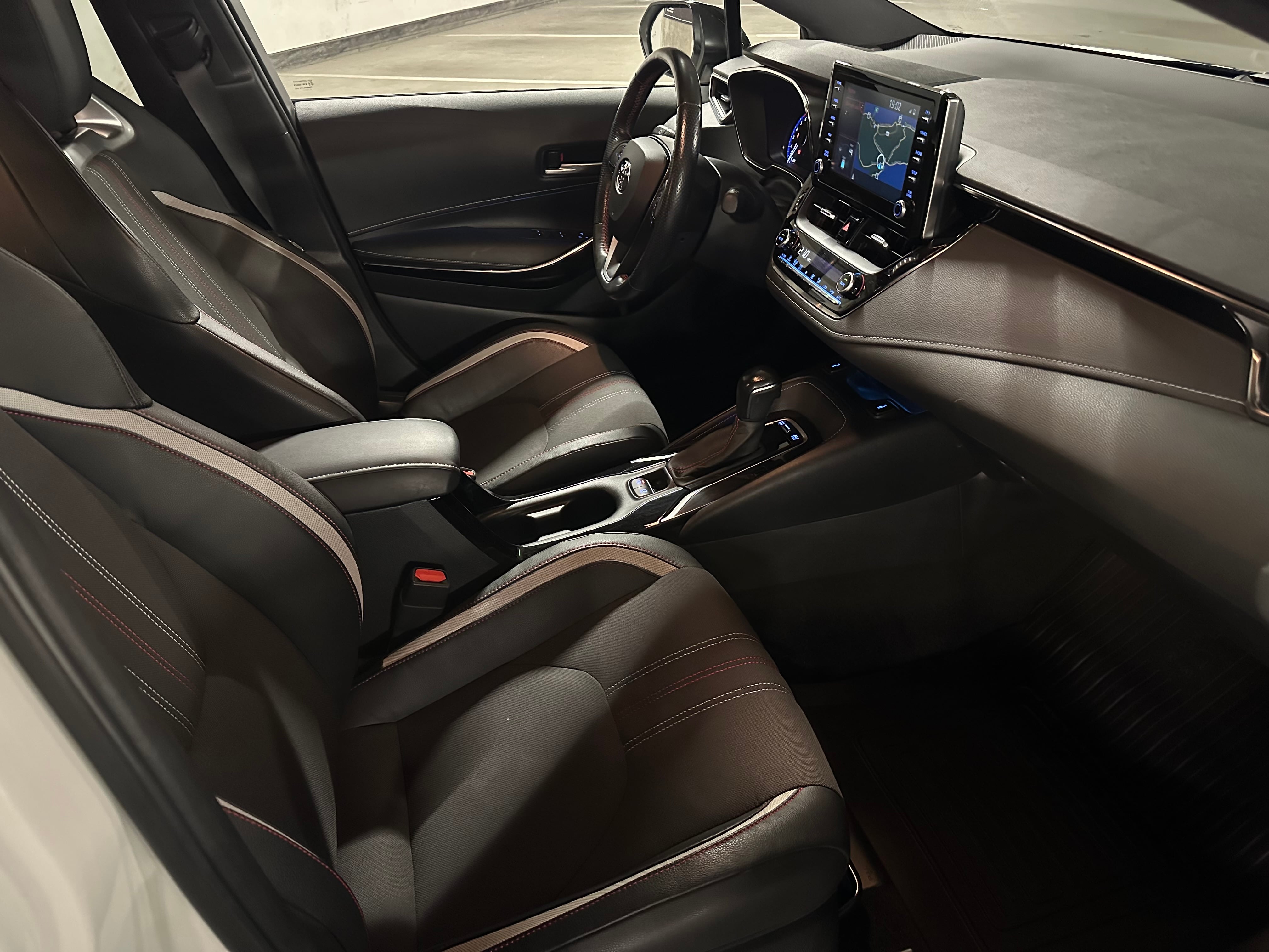 Toyota Corolla Touring Sports GR SPORT Hybrid mit Tempomat