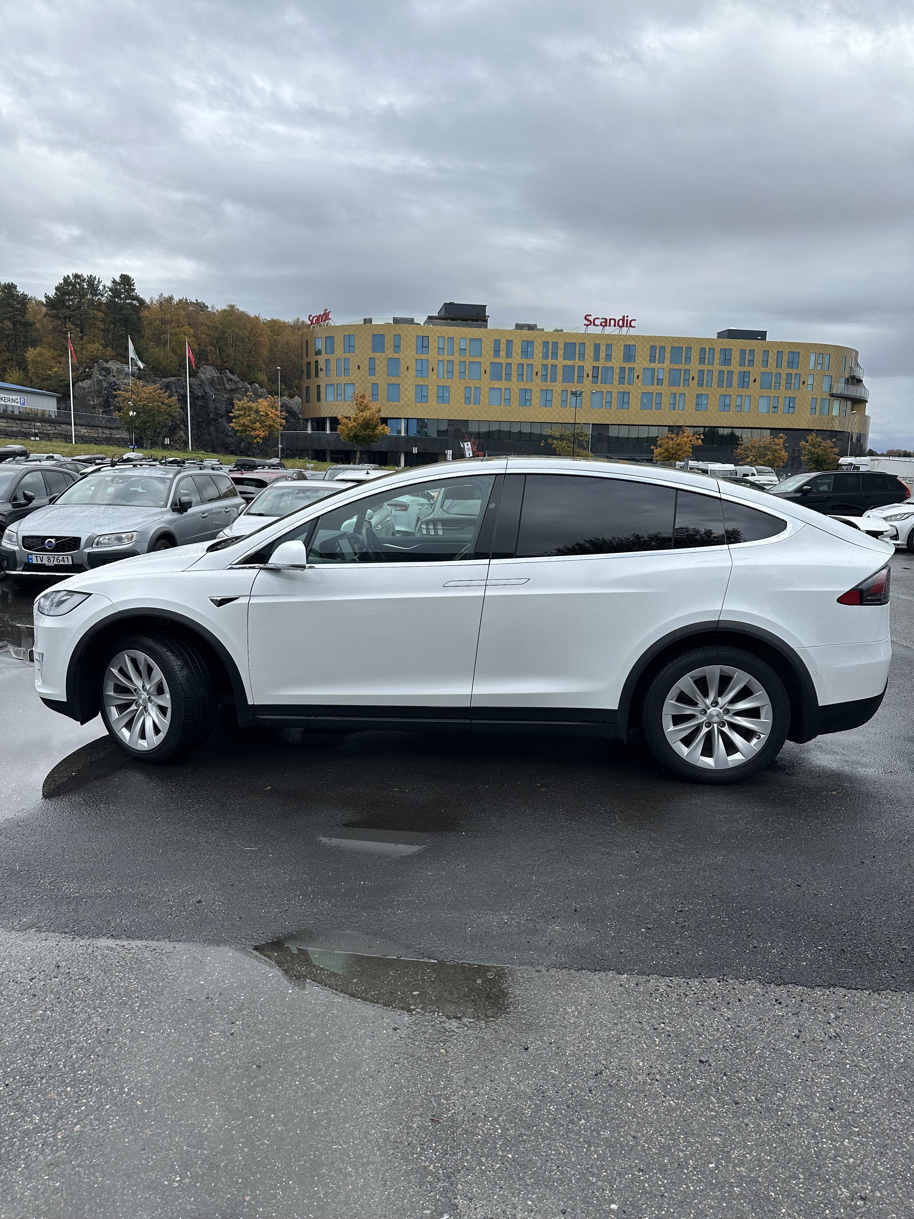 Tesla Model X 75D Gratis Lading på Tesla Superchargers med GPS