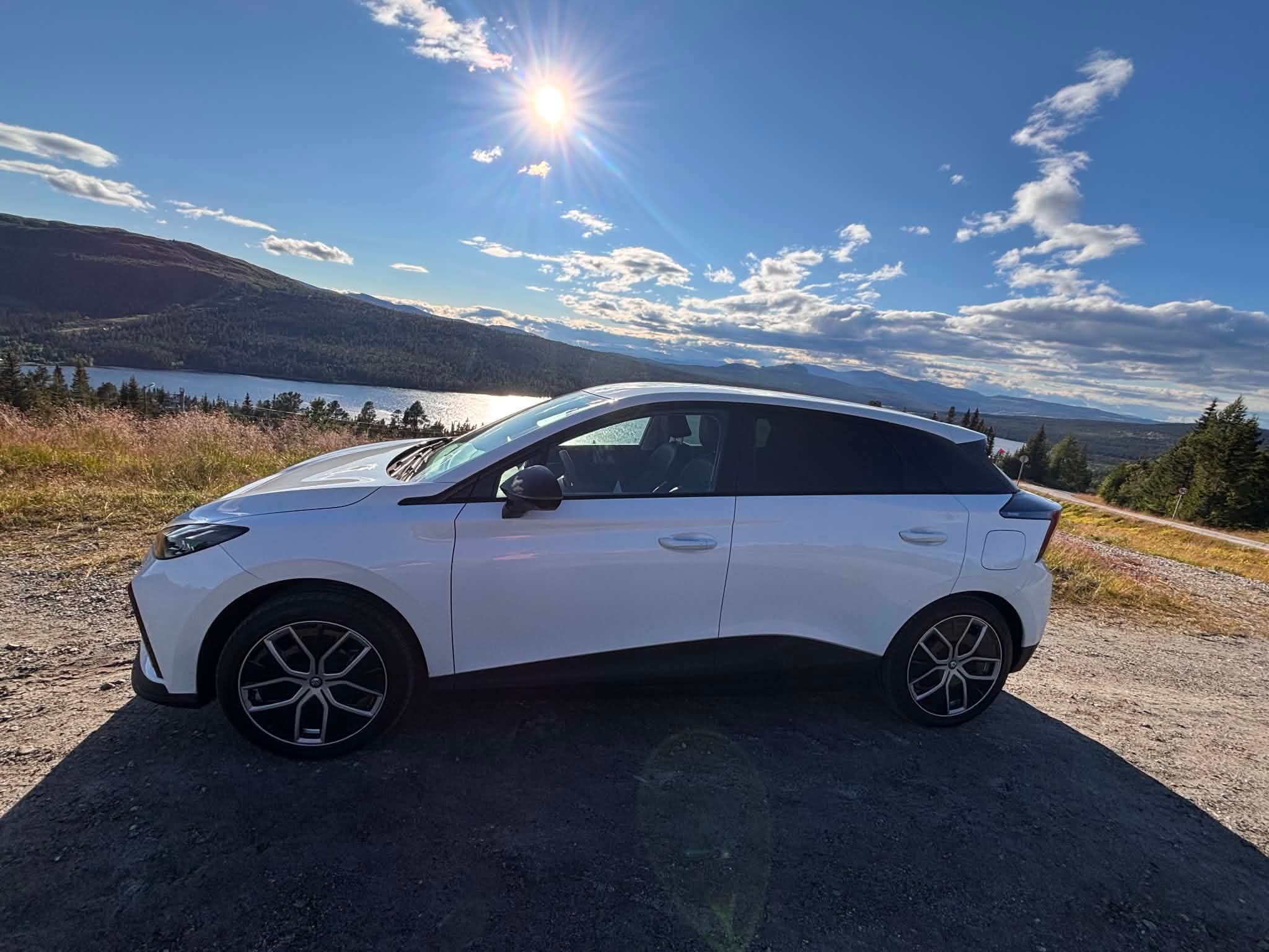 MG MG4 Luxury 2026 | Toppmodell | 360° kamera | Adaptiv cruise | Lang rekkevidde mit Tempomat