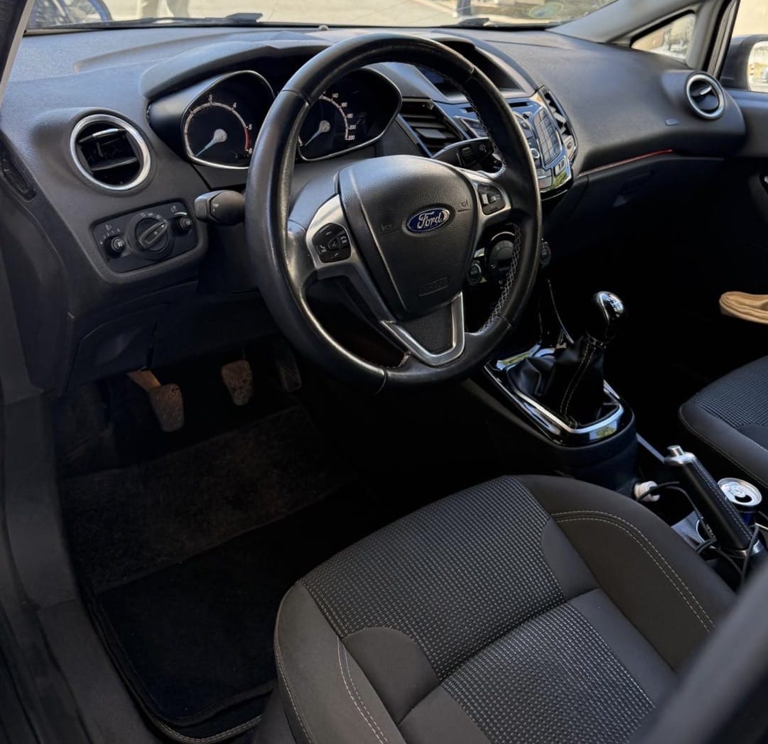 Ford Fiesta avec Régulateur de vitesse