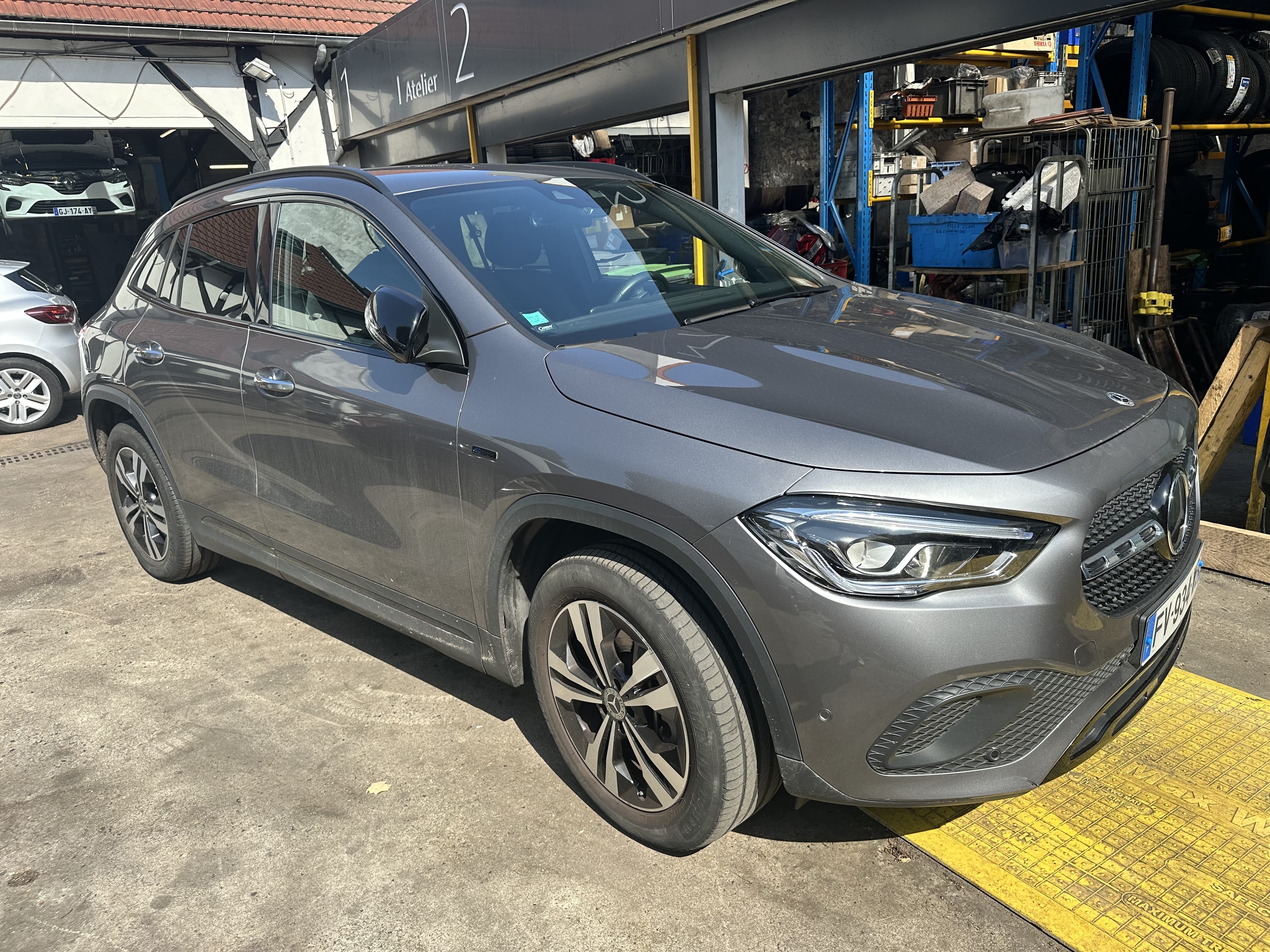 Mercedes-Benz Classe GLA, 2020, Essence 98 / Électrique (hybride), automatique
