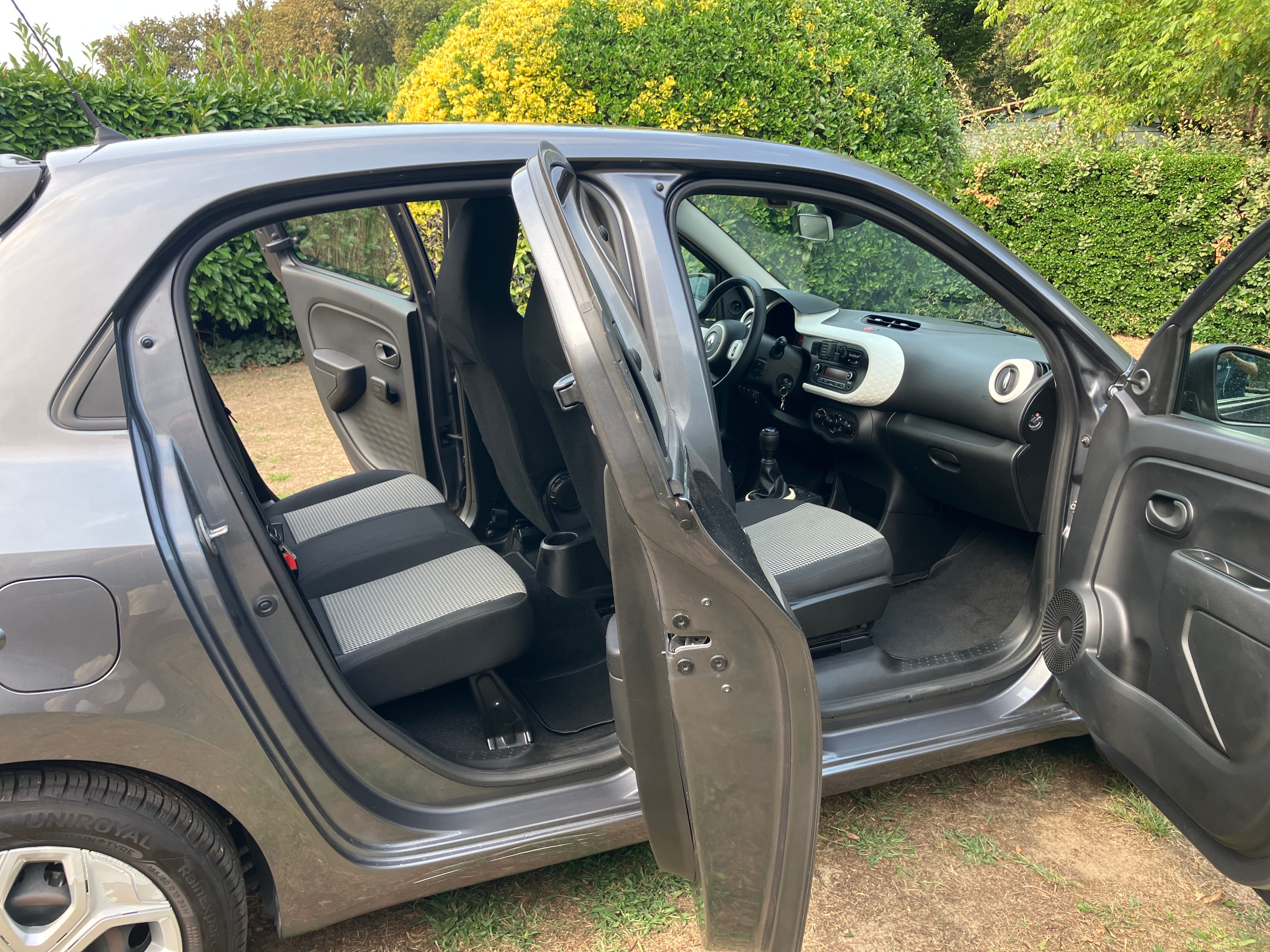 Renault Twingo III avec Autoradio