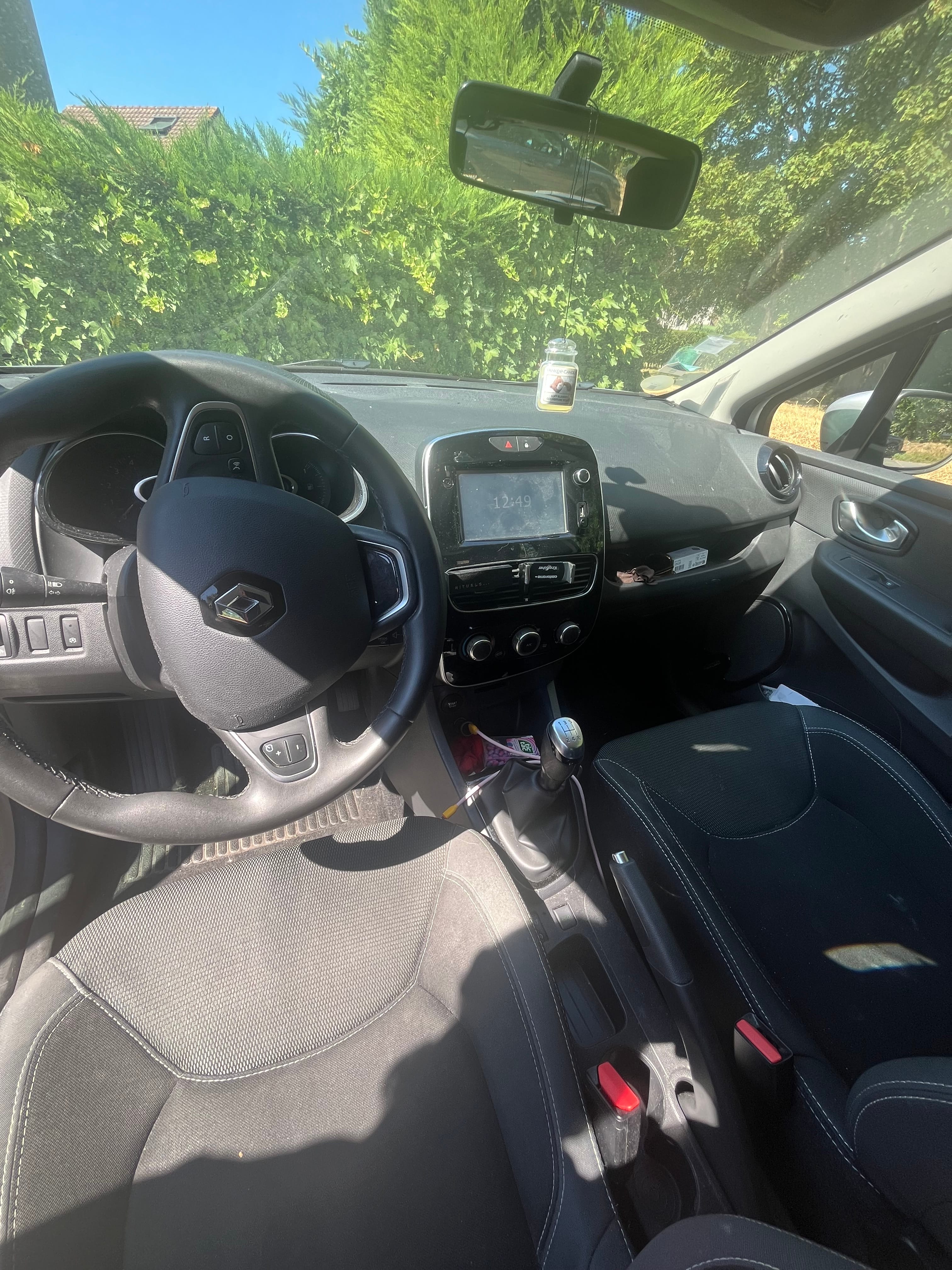 Renault Clio avec Siège bébé