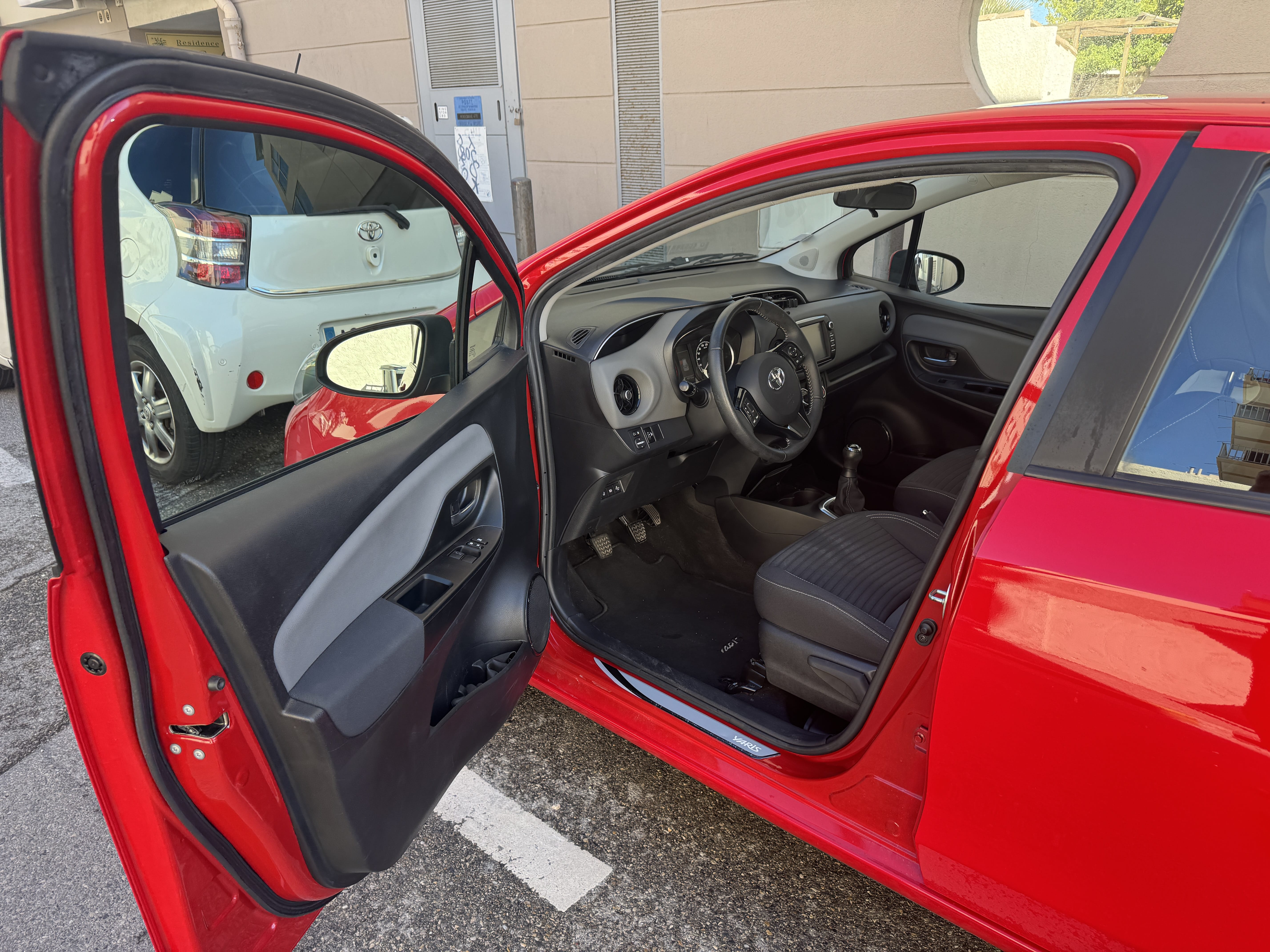 Toyota Yaris YARIS IV 1.0 VVTI 70 CH Ultimate avec Apple CarPlay