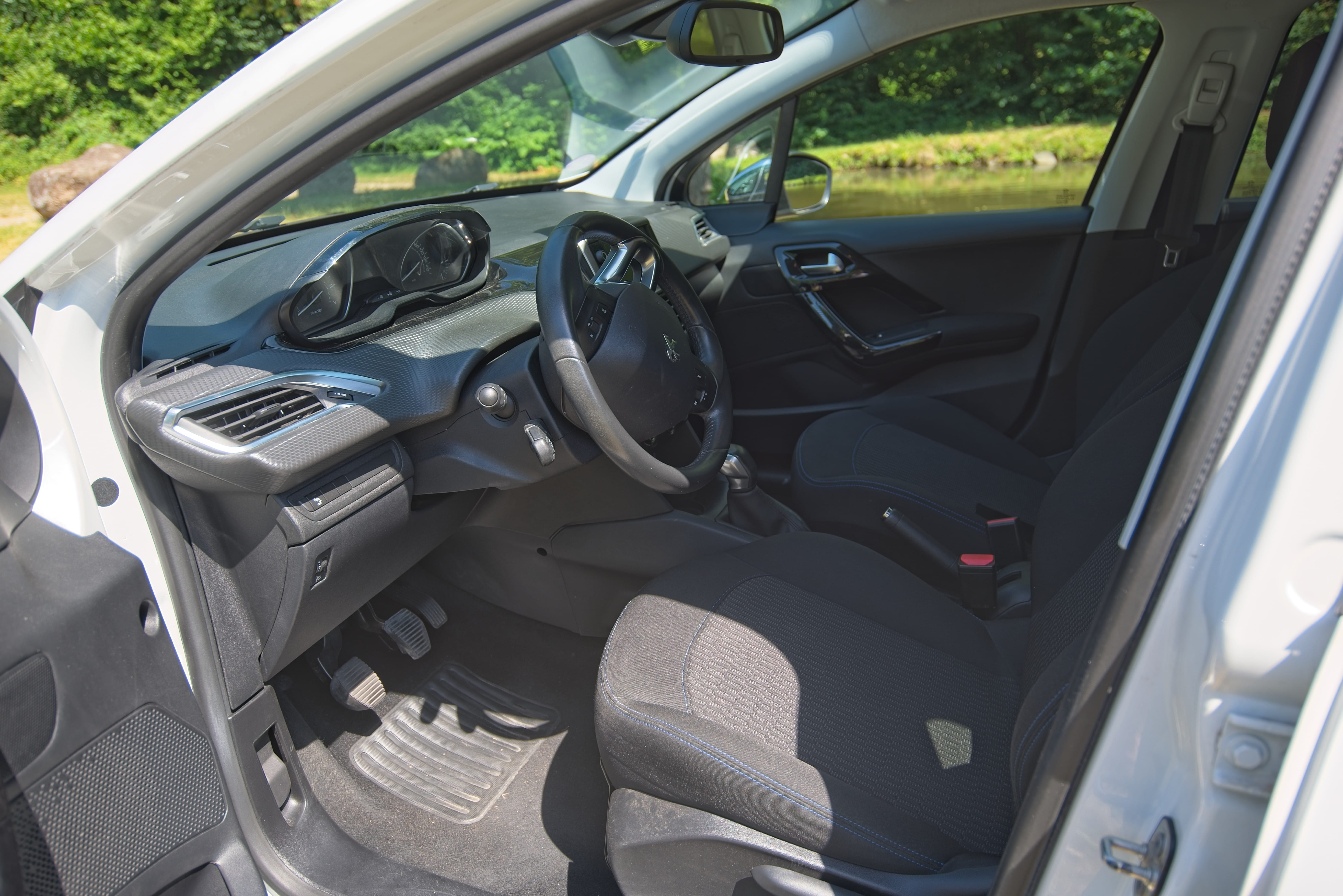 Peugeot 208 Peugeot 208 Active – Idéale Ville & Route  Économique & Très Propre avec Android Auto