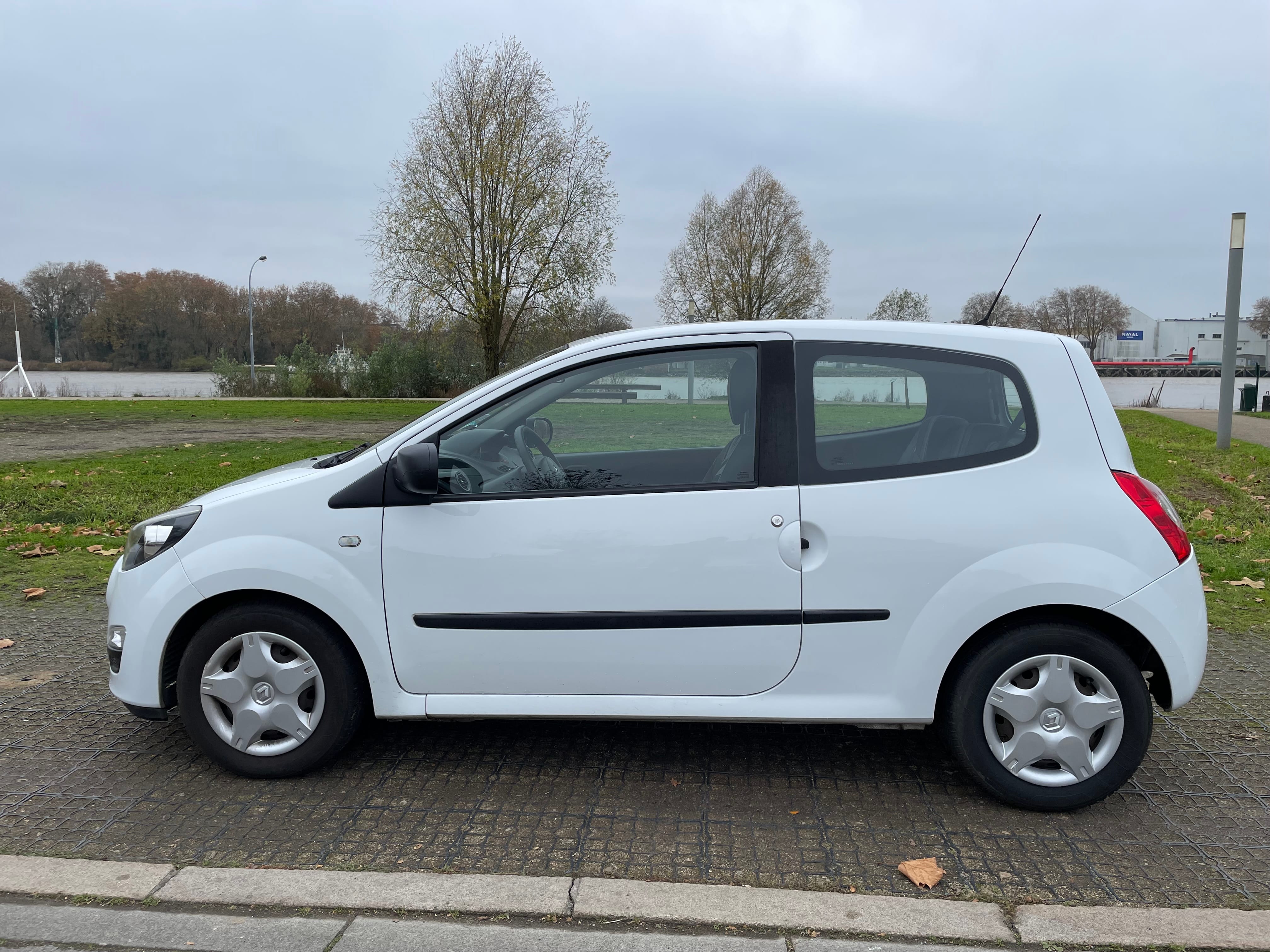 Renault Twingo II avec Audio Bluetooth