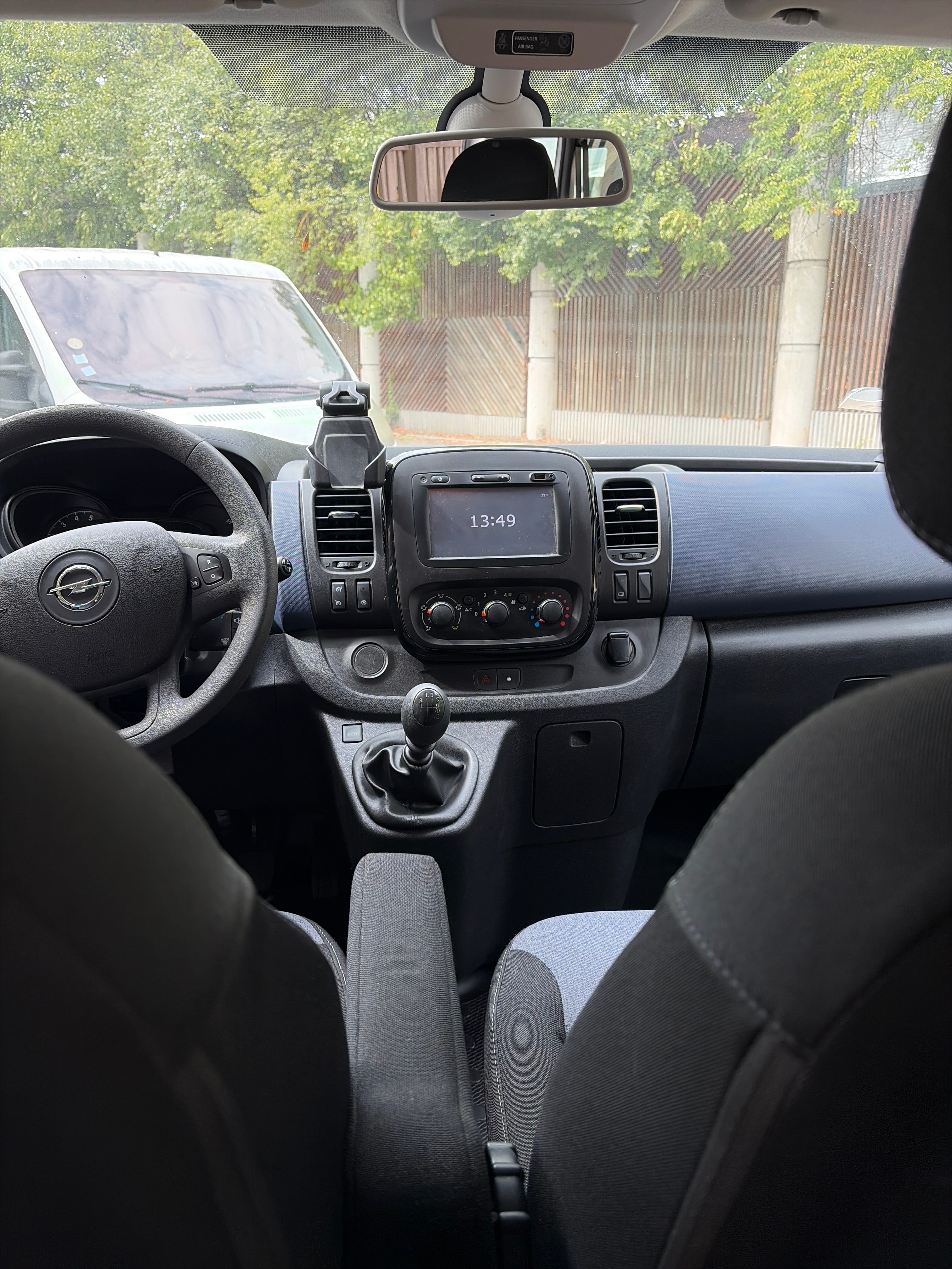 Opel Vivaro Combi avec GPS