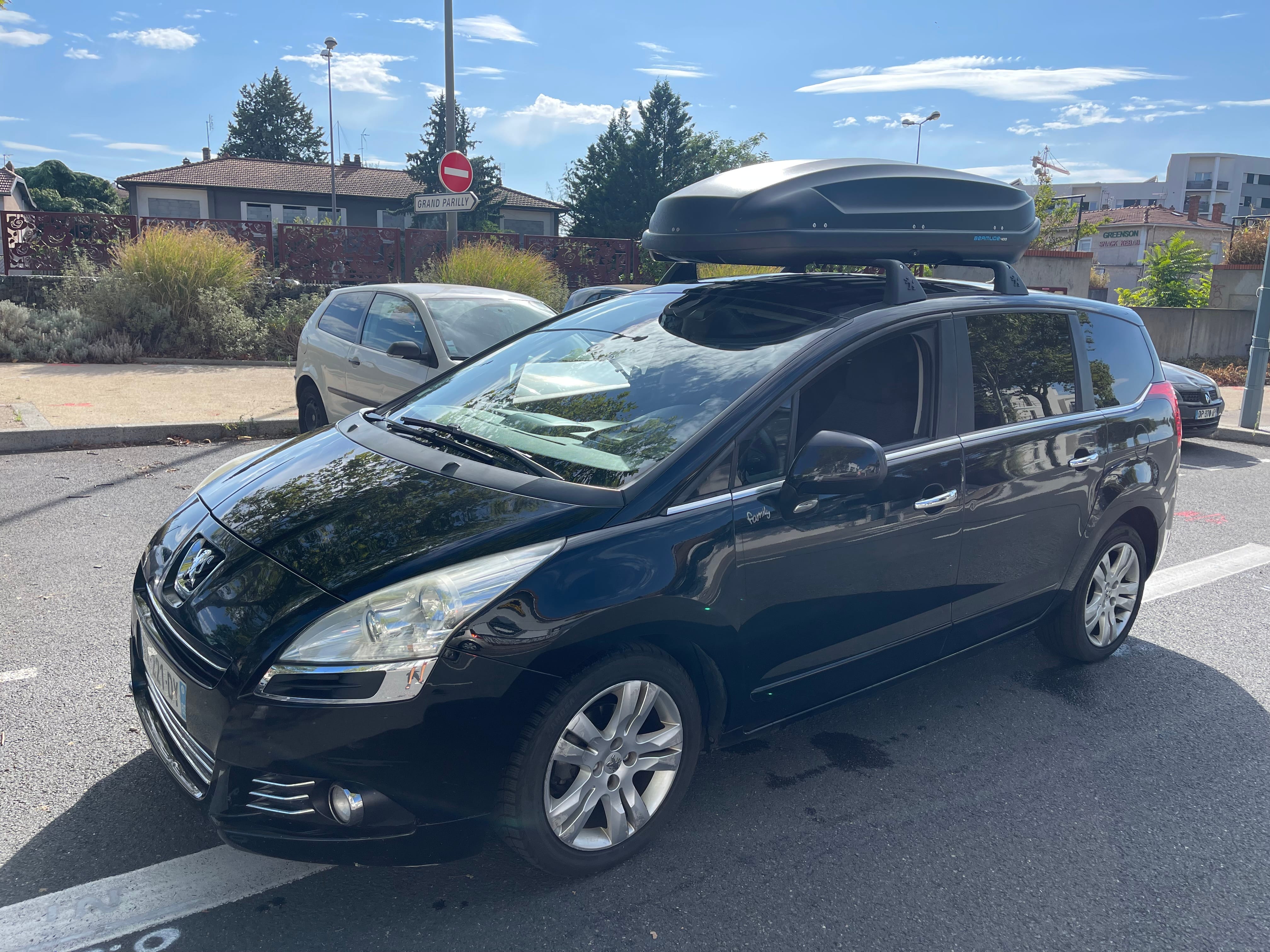 Peugeot 5008 7 places HDI NOIR CLIM AUTO BX221 TOIT PANORAMIQUE GPS RÉGULATEUR  7 places, 2011, Diesel, 7 plazas