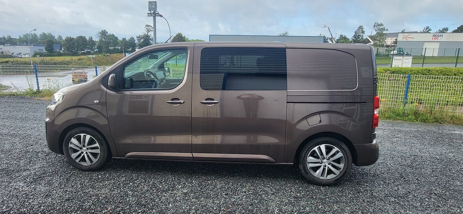 Peugeot Expert 2.0HDI 180CV auto 5 places avec Climatisation