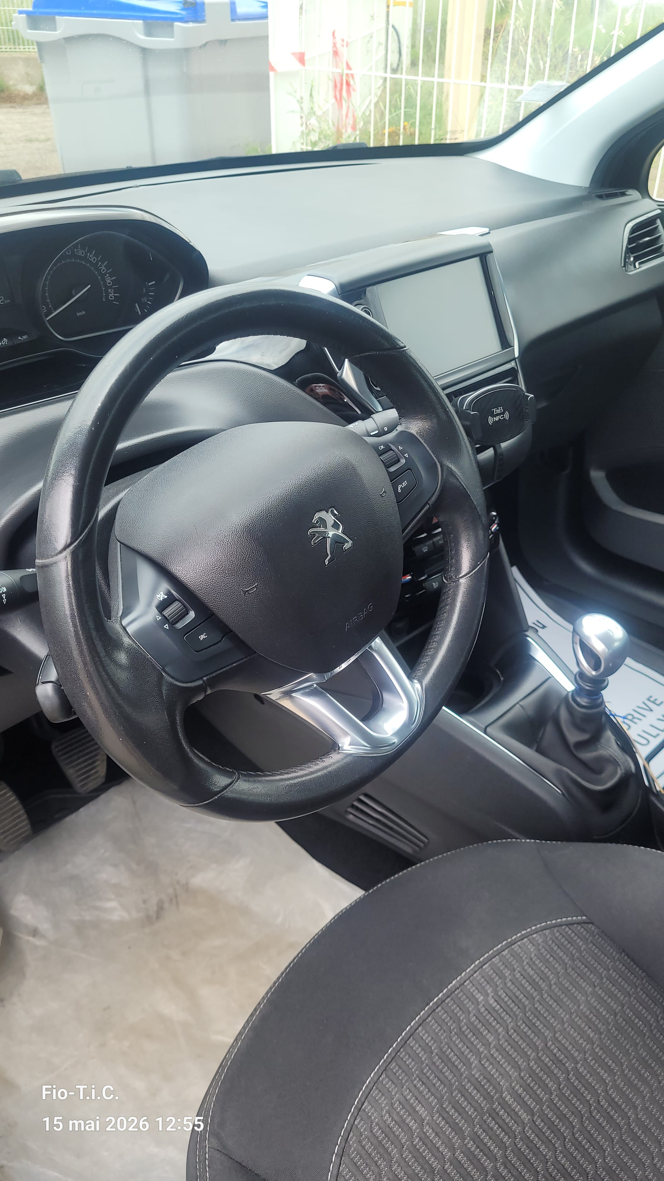 Peugeot 208 1.5 Blue Hdi avec Attelage