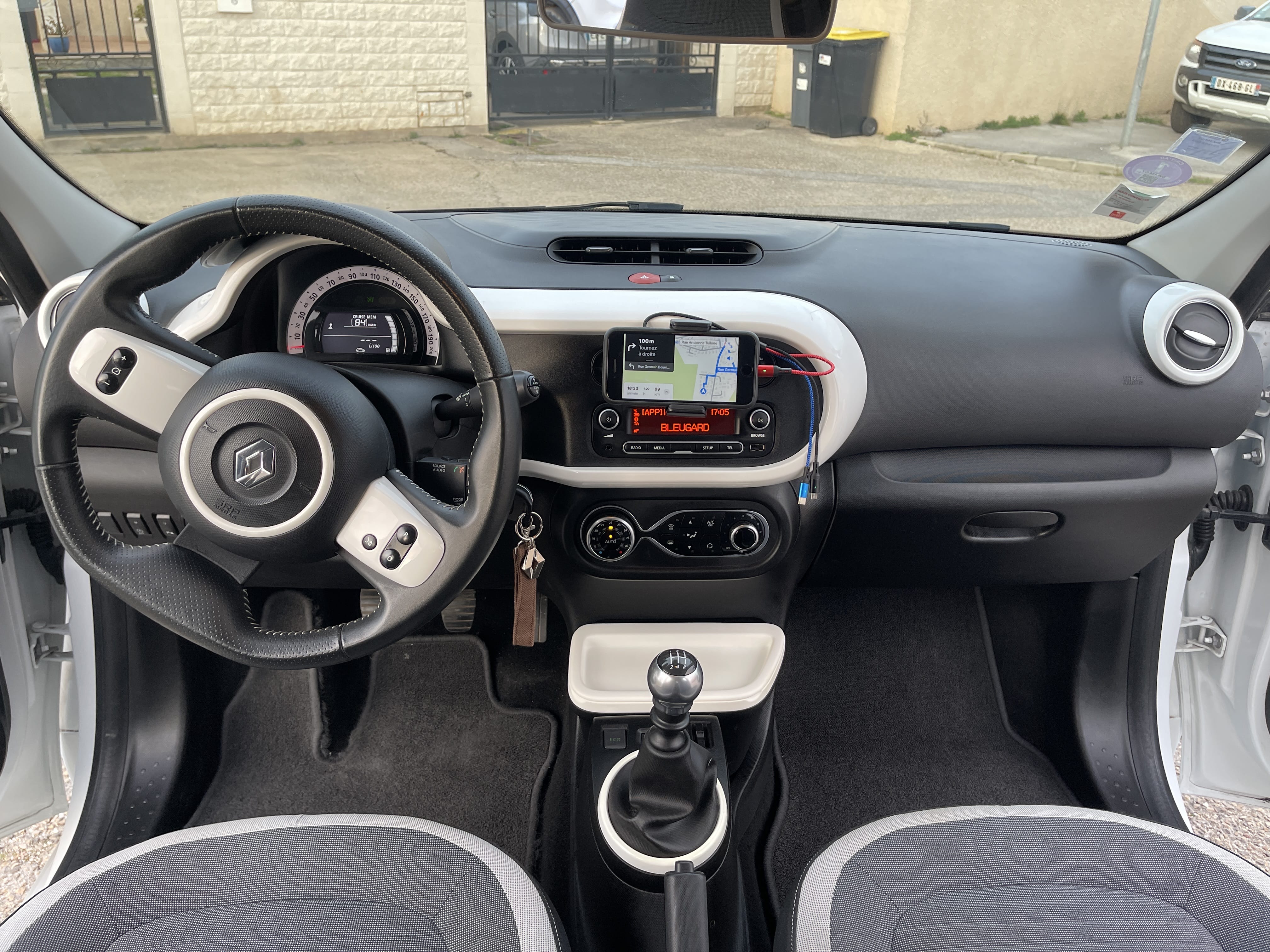Renault Twingo III 0,9 TCE ENERGY INTENS with Baby seat