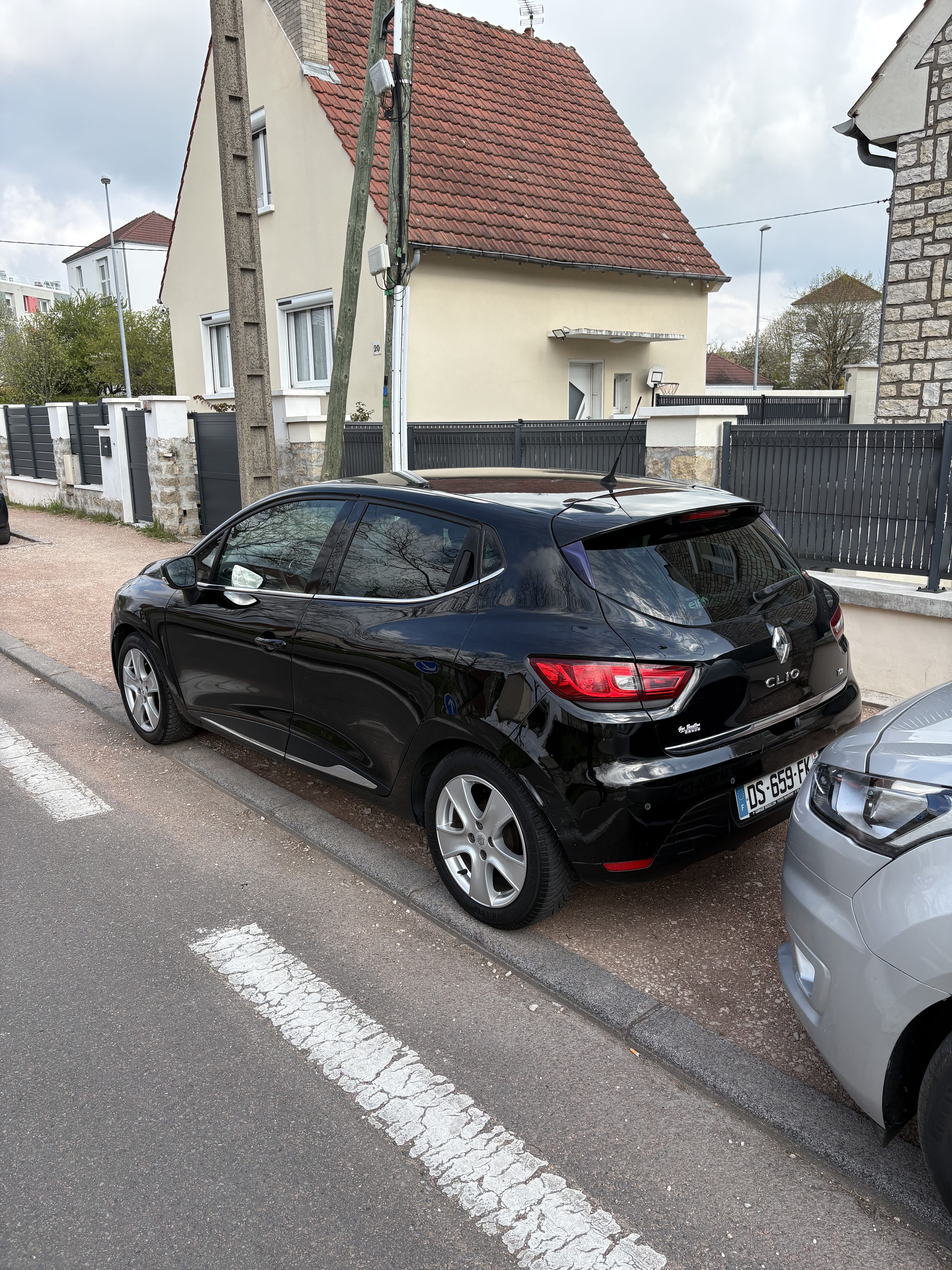 Renault Clio IV 0.9tce avec GPS