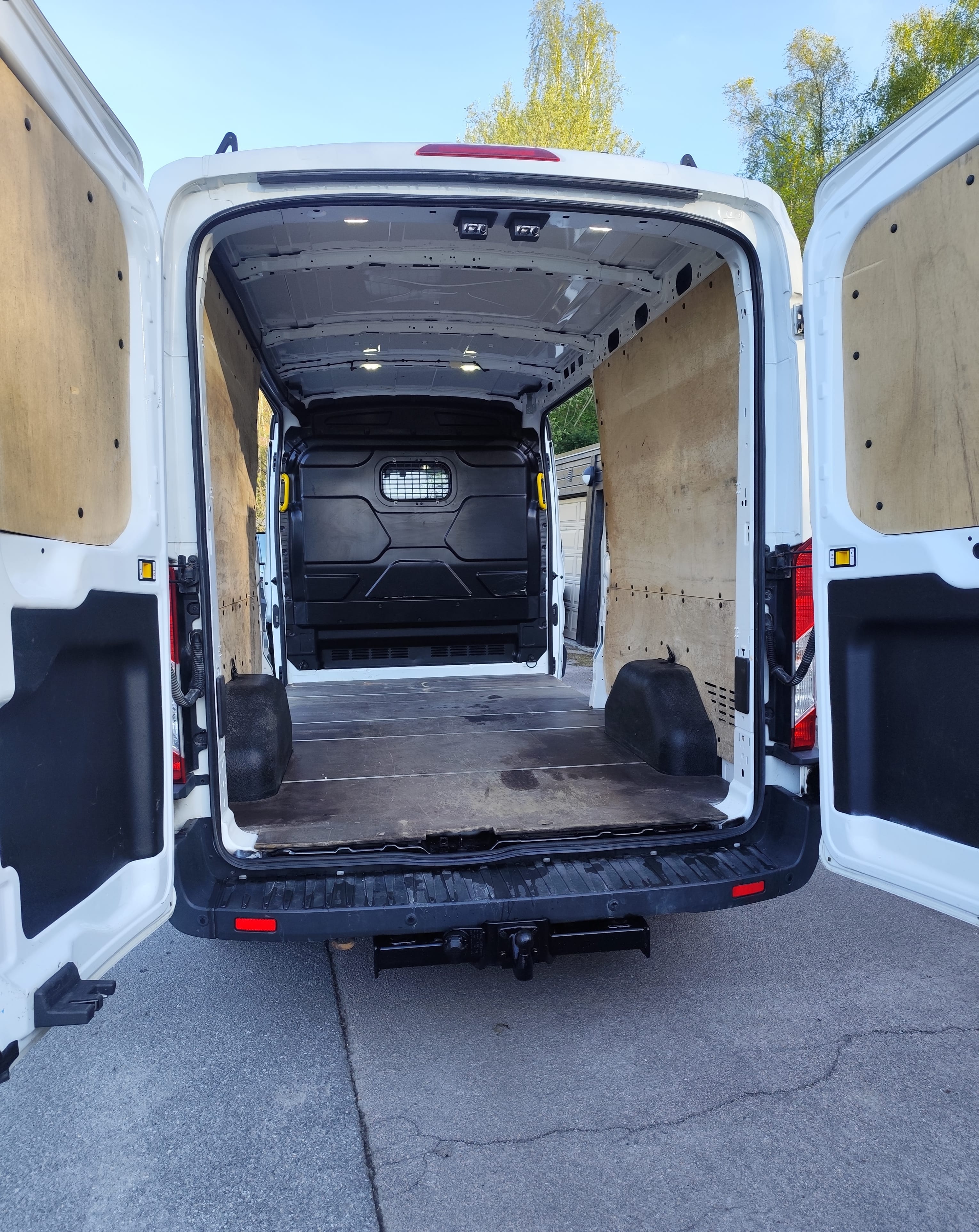 Ford Transit Varebil med Bluetooth audio