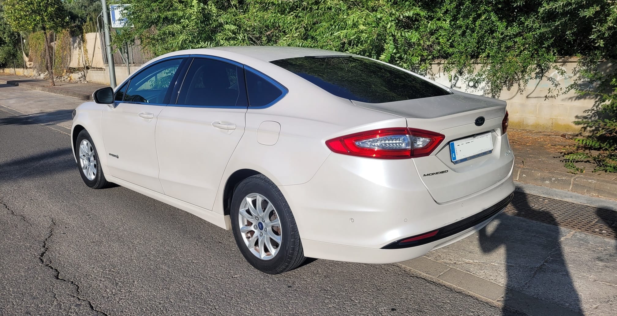 Ford Mondeo Híbrido con GPS